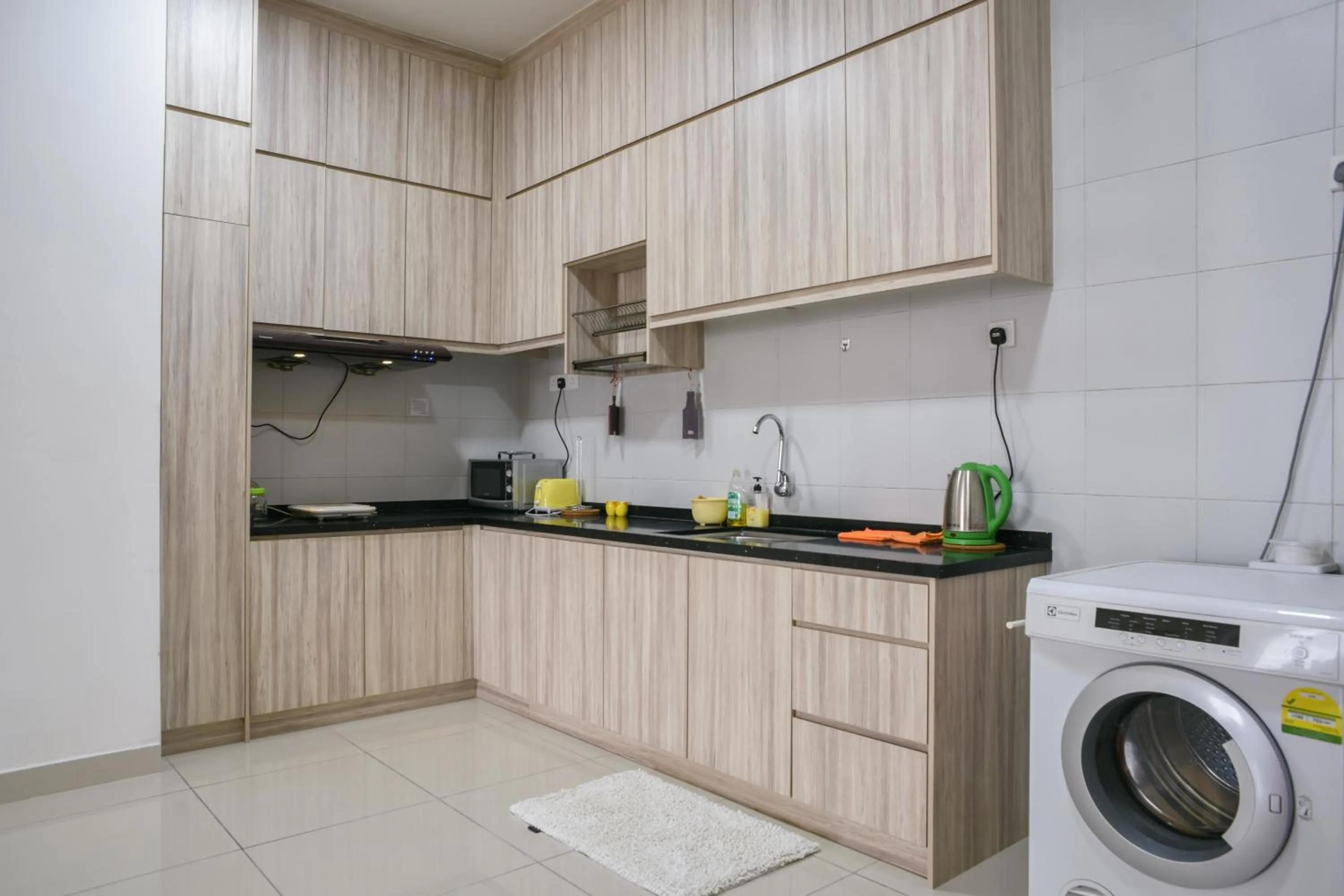 Damen Subang by Widebed