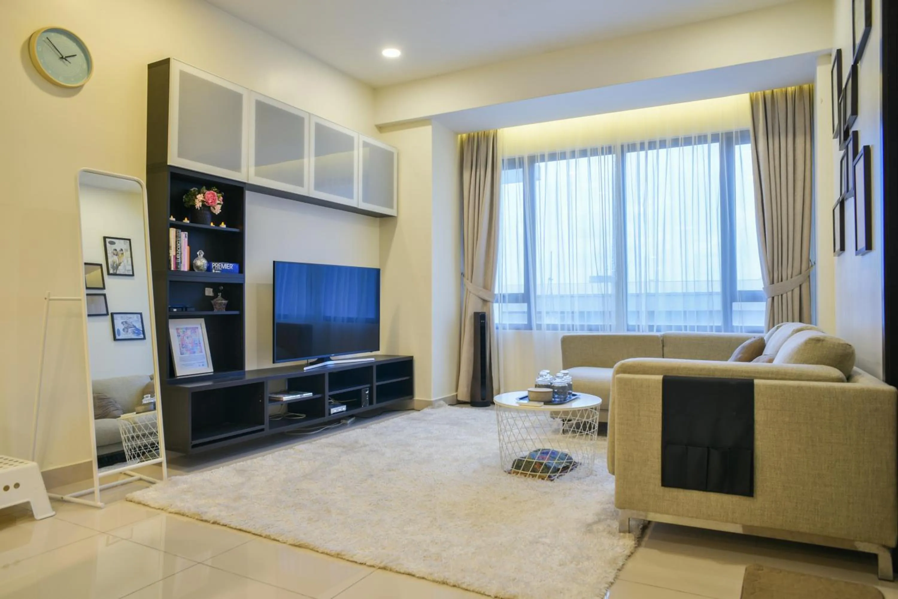 Damen Subang by Widebed