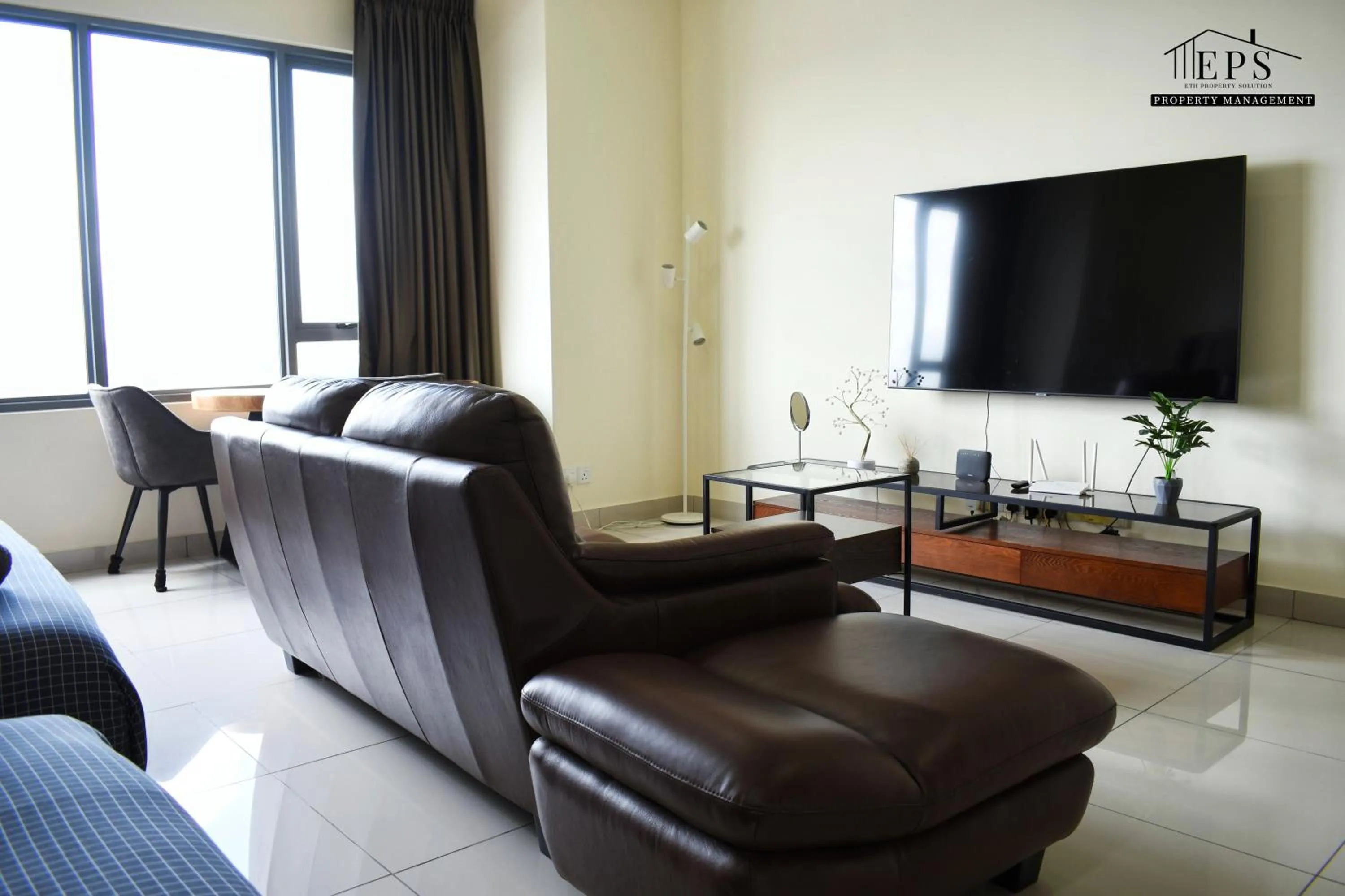 Damen Subang by Widebed