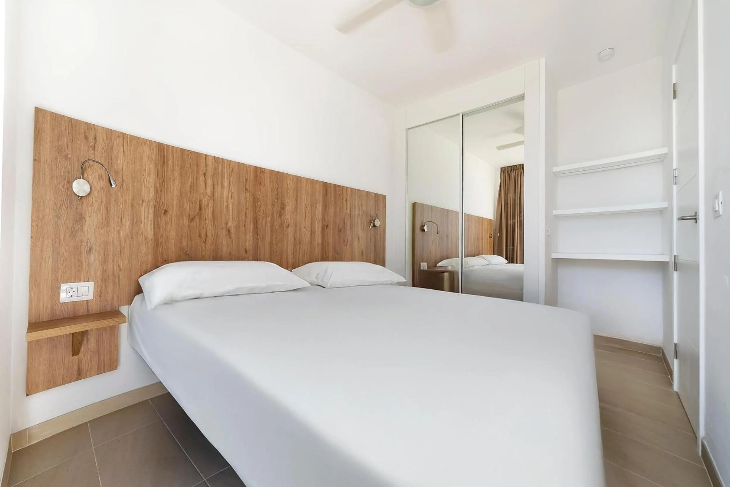 Photo of the whole room, Bed in Servatur Altamar