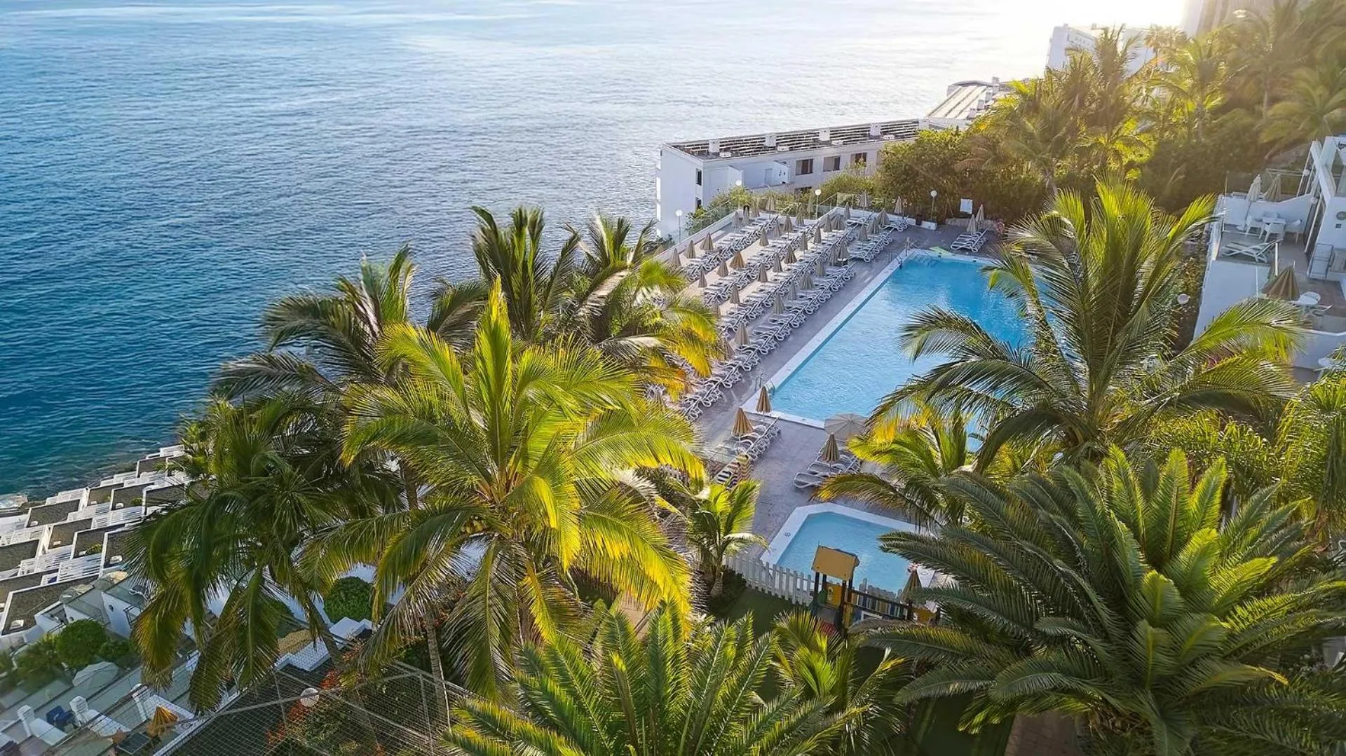 Property building in Servatur Altamar