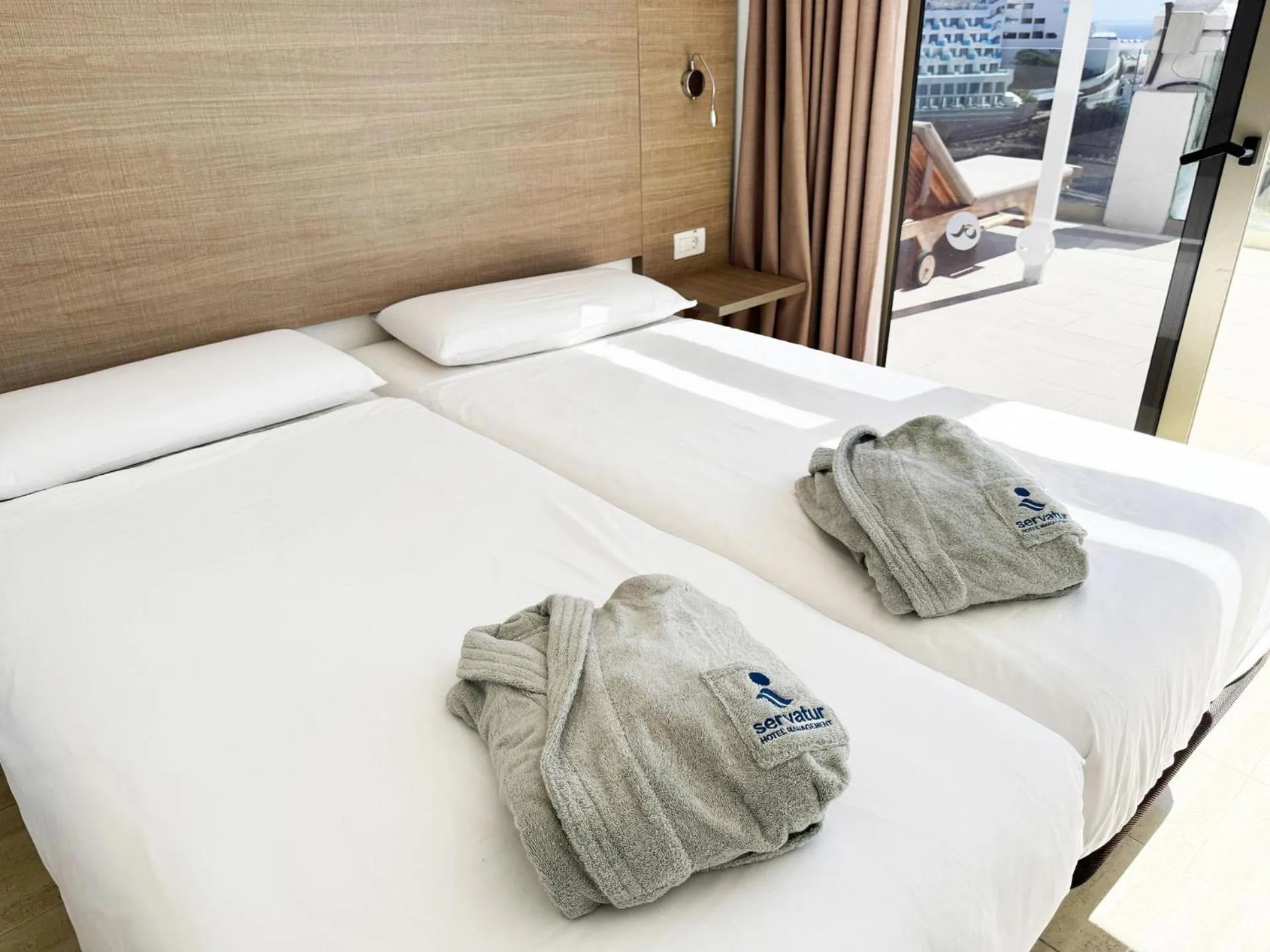 Photo of the whole room, Bed in Servatur Altamar