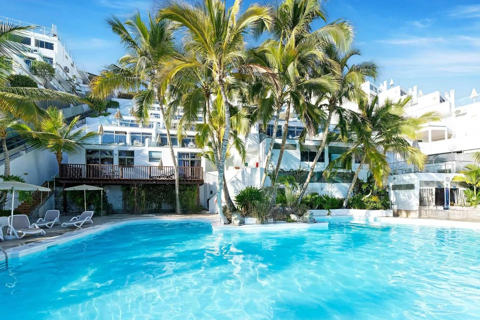 Swimming pool in Servatur Altamar