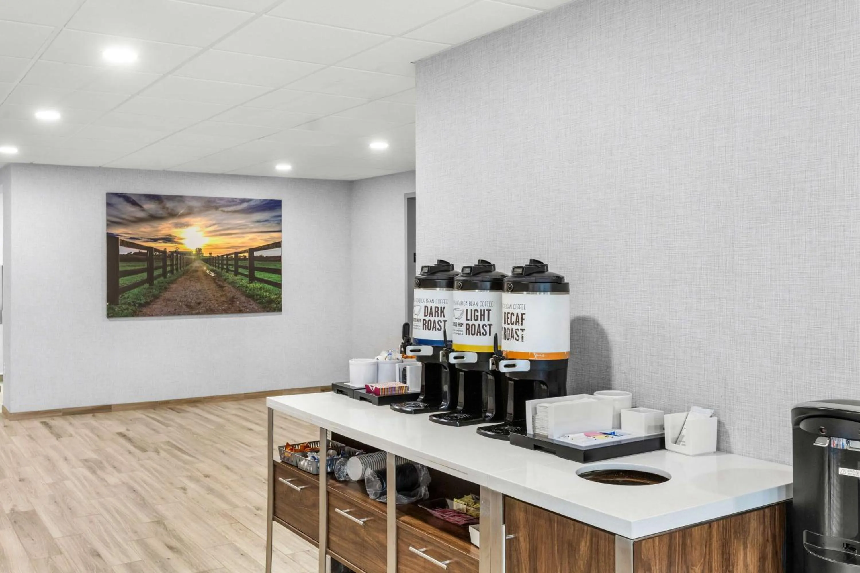 Dining area in Hampton Inn Knoxville-Airport