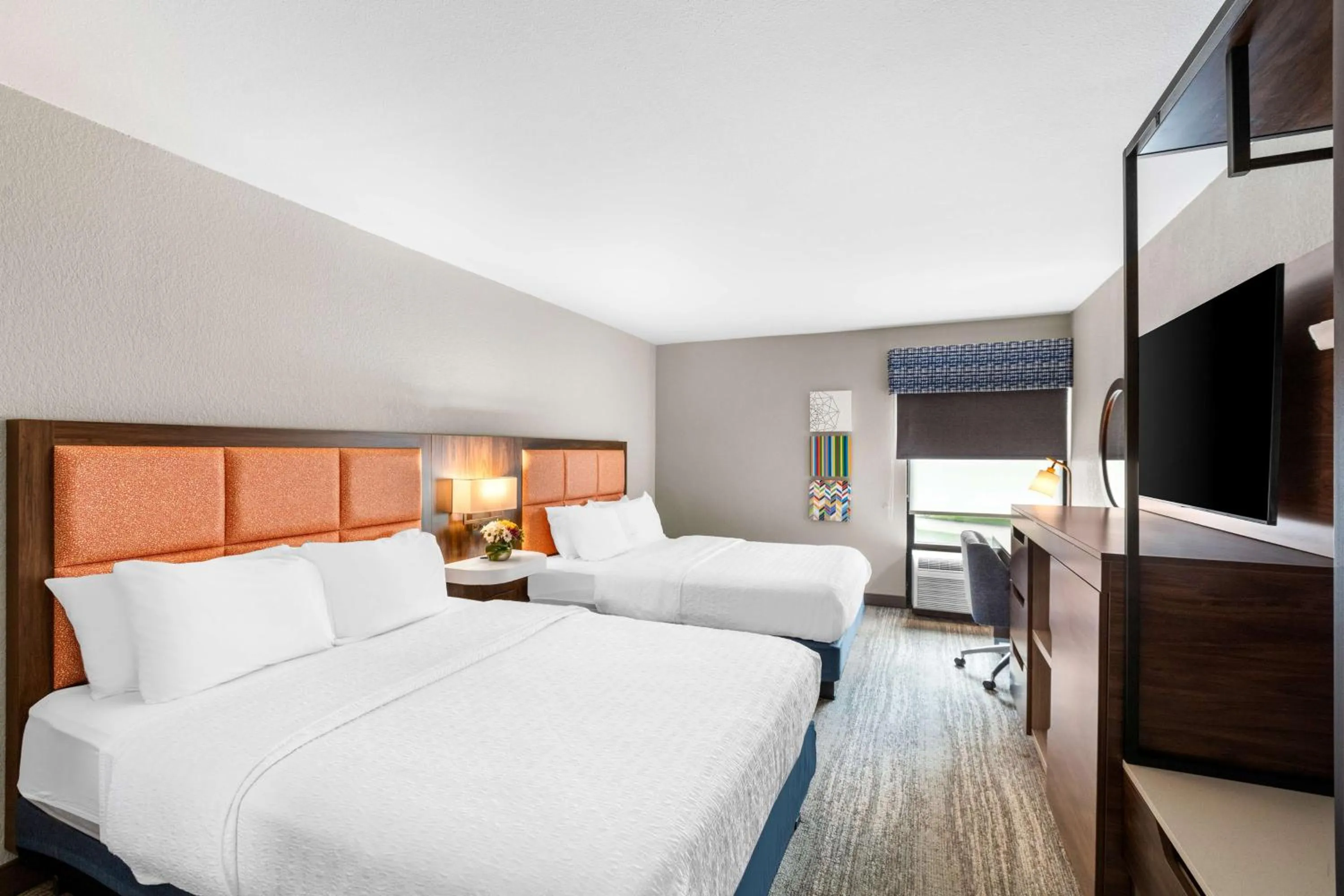 Bed in Hampton Inn Knoxville-Airport