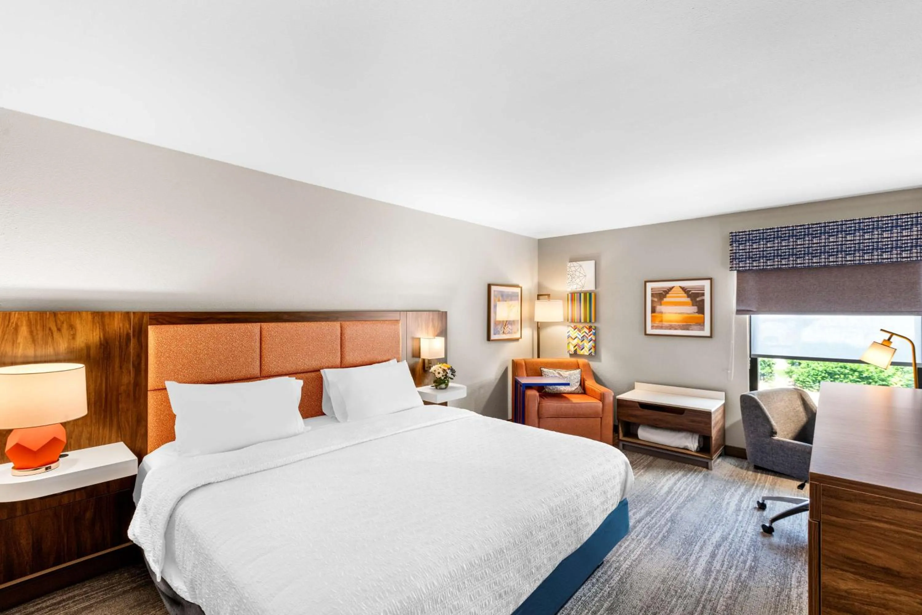 Bed in Hampton Inn Knoxville-Airport