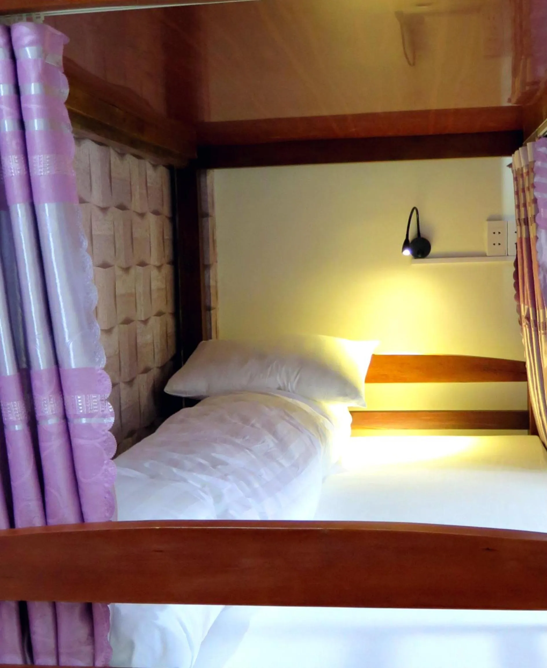 Bed in Ha Giang 1 Hostel and Loop Tour