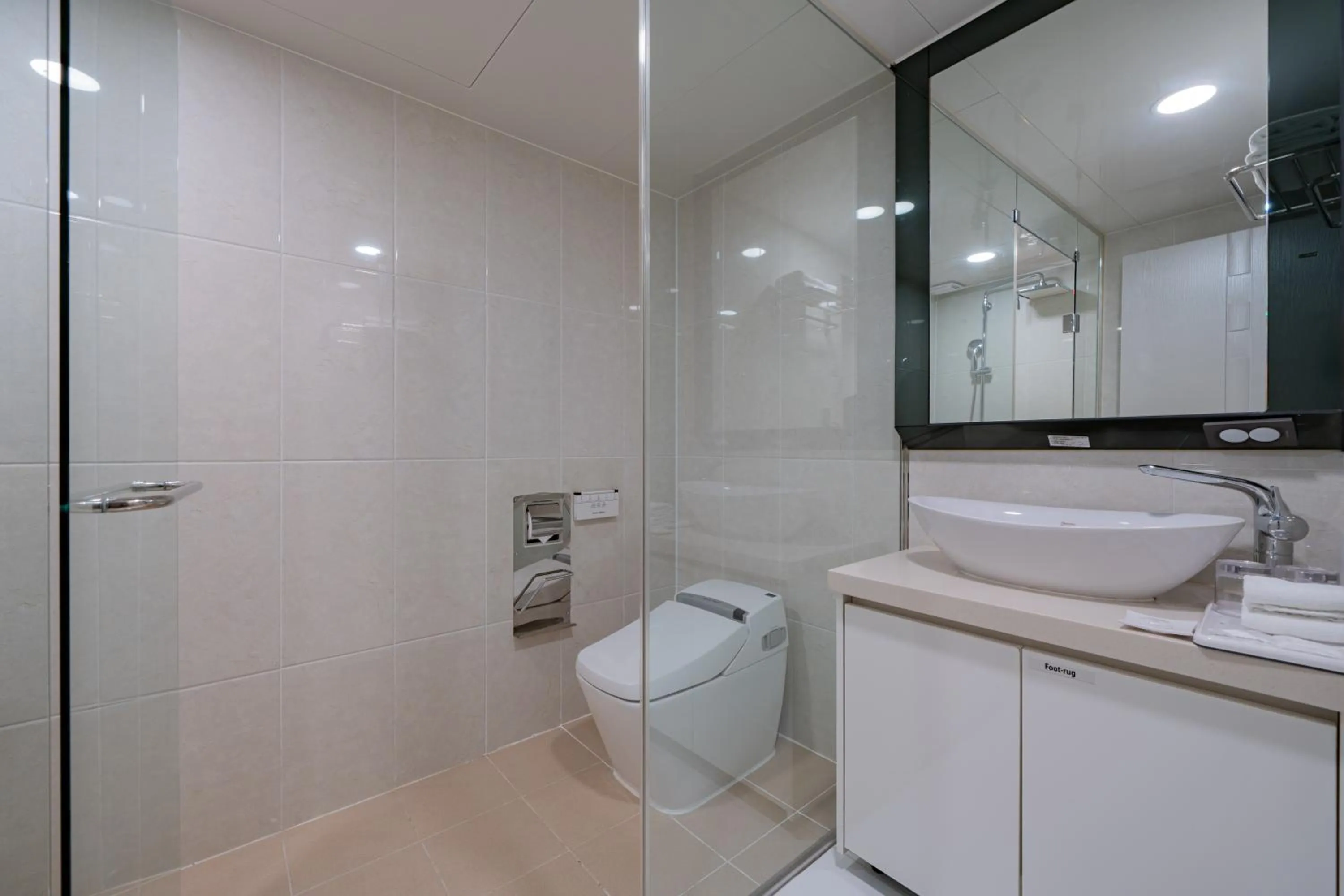 Shower in Hotel Stayon