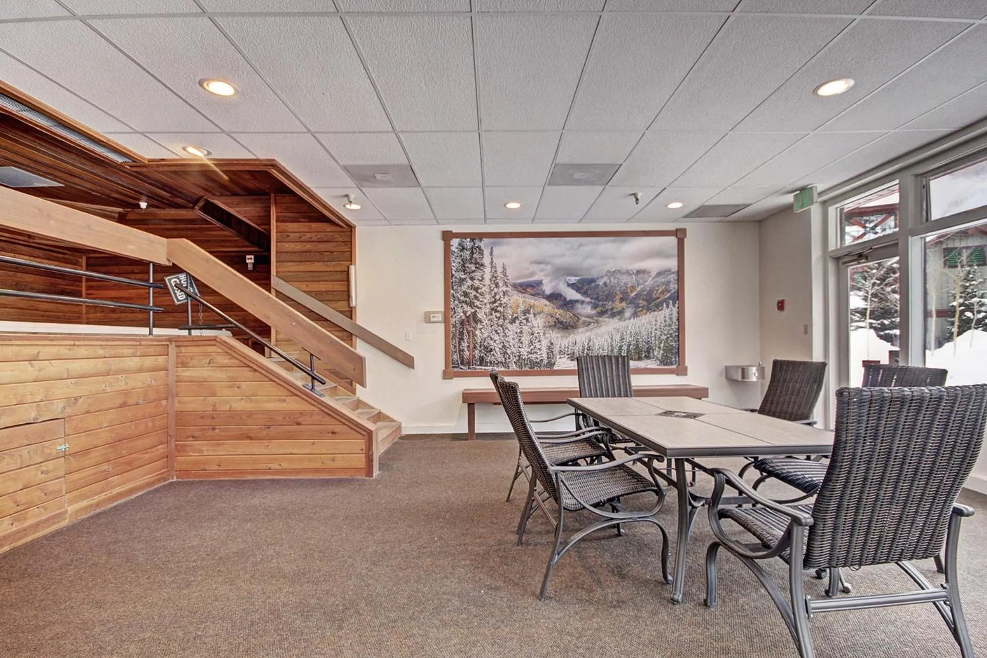 Seating area in VS643 Square Condo