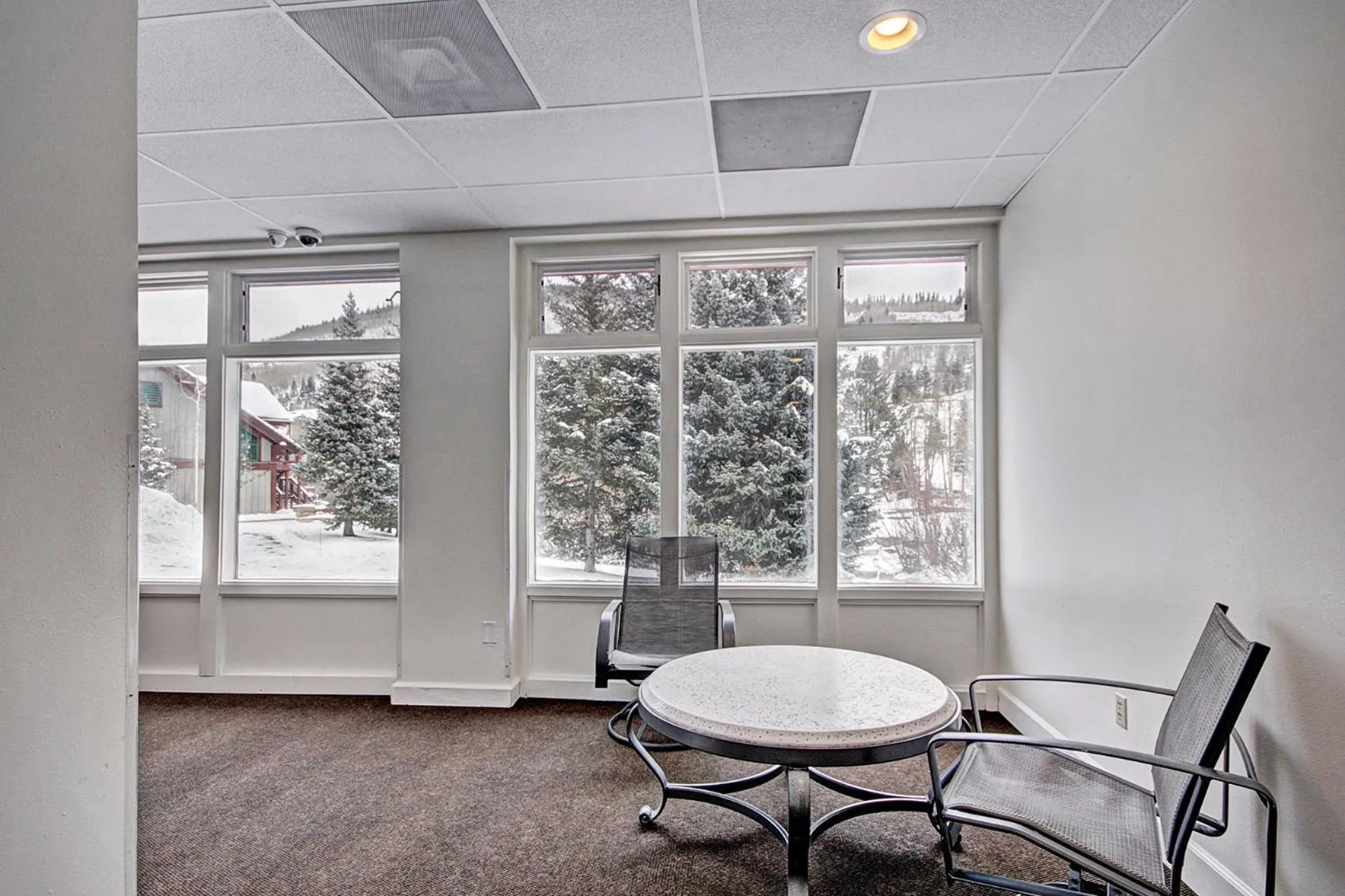 Seating area in VS643 Square Condo