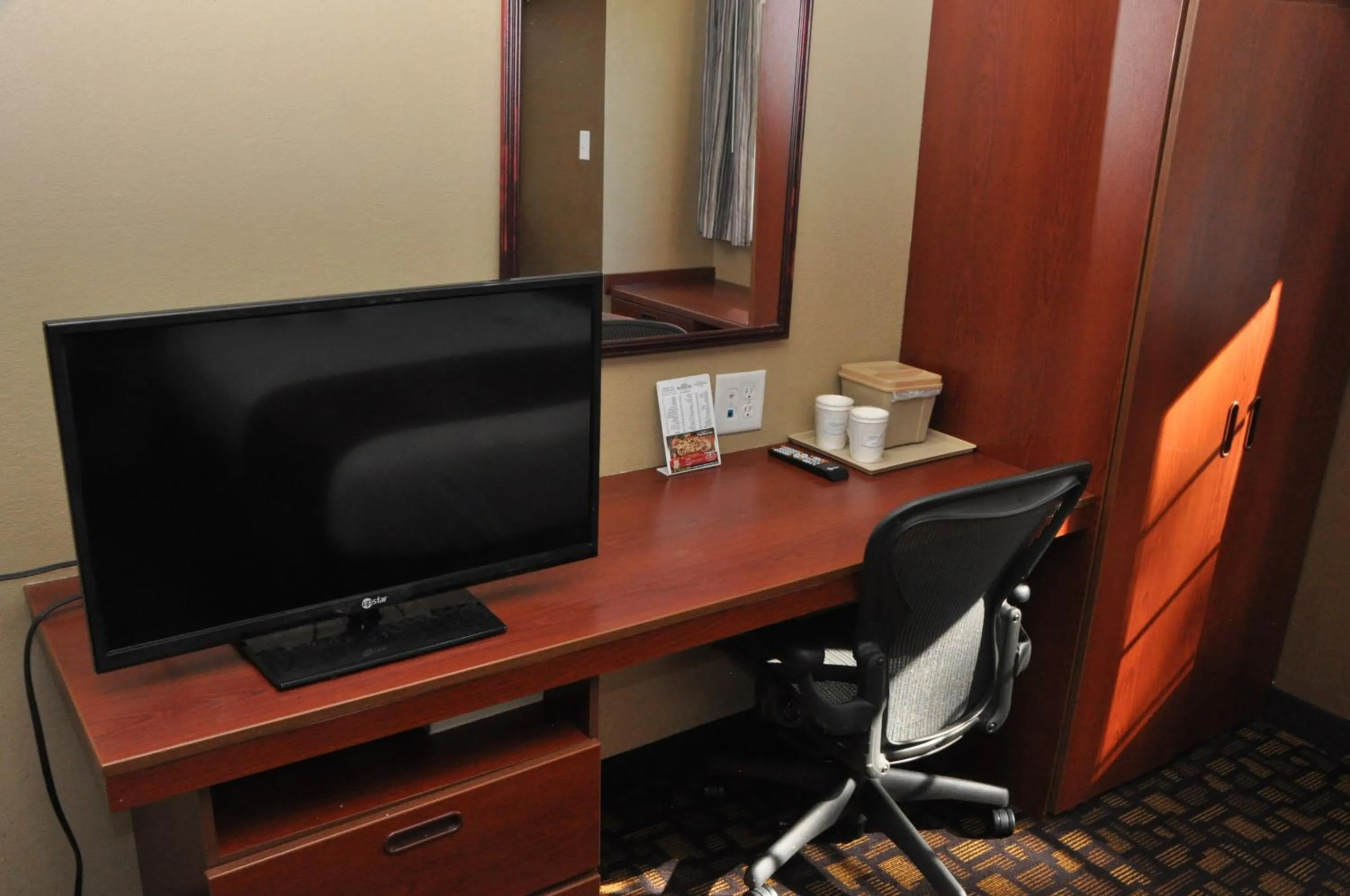 TV and multimedia in Microtel Inn & Suites by Wyndham Lithonia/Stone Mountain