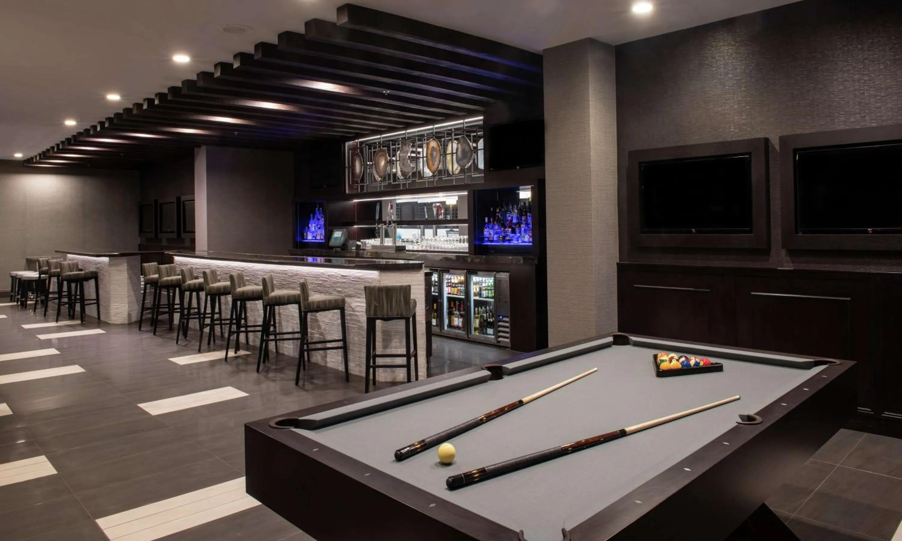 Lounge or bar in Embassy Suites by Hilton Las Vegas