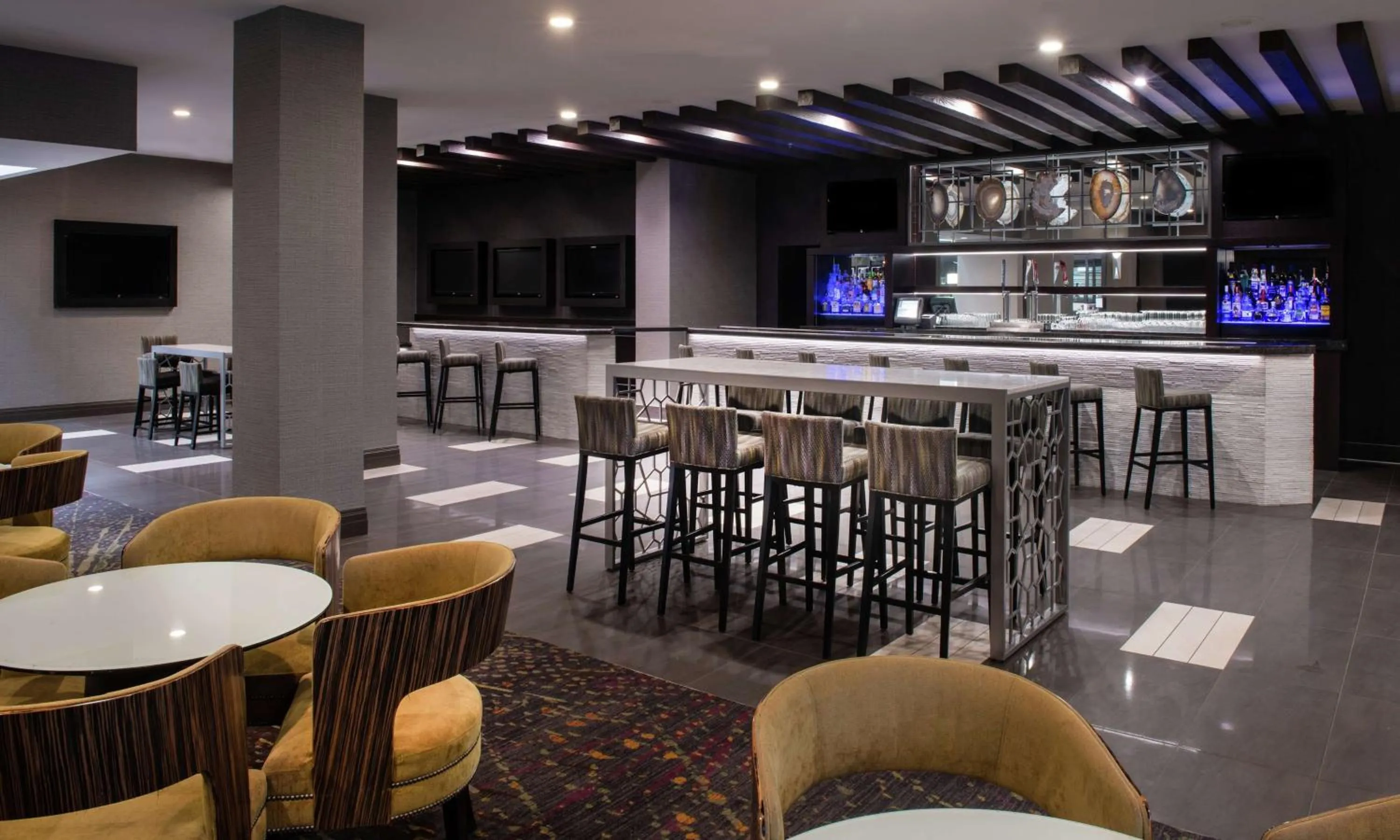 Lounge or bar in Embassy Suites by Hilton Las Vegas