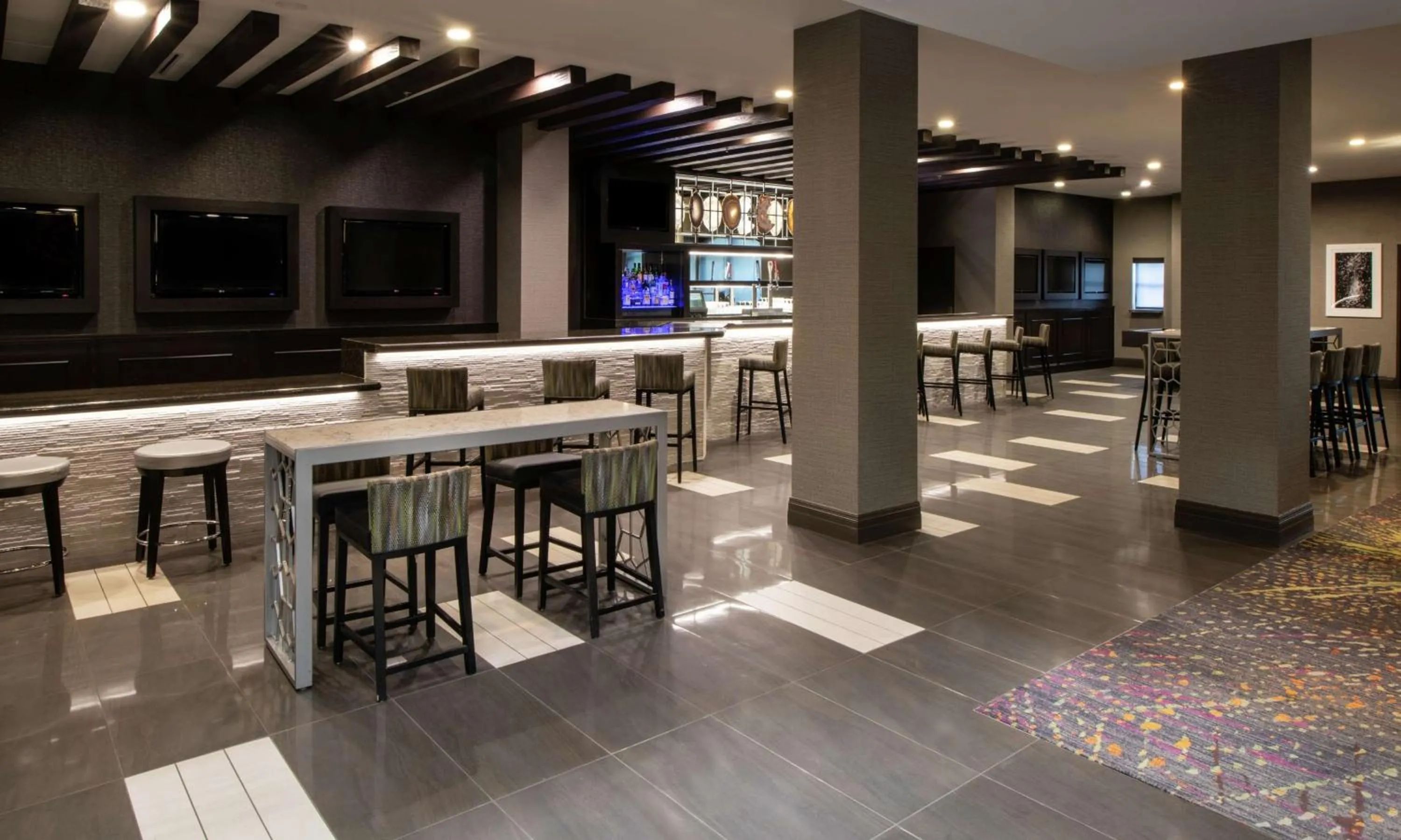 Lounge or bar in Embassy Suites by Hilton Las Vegas