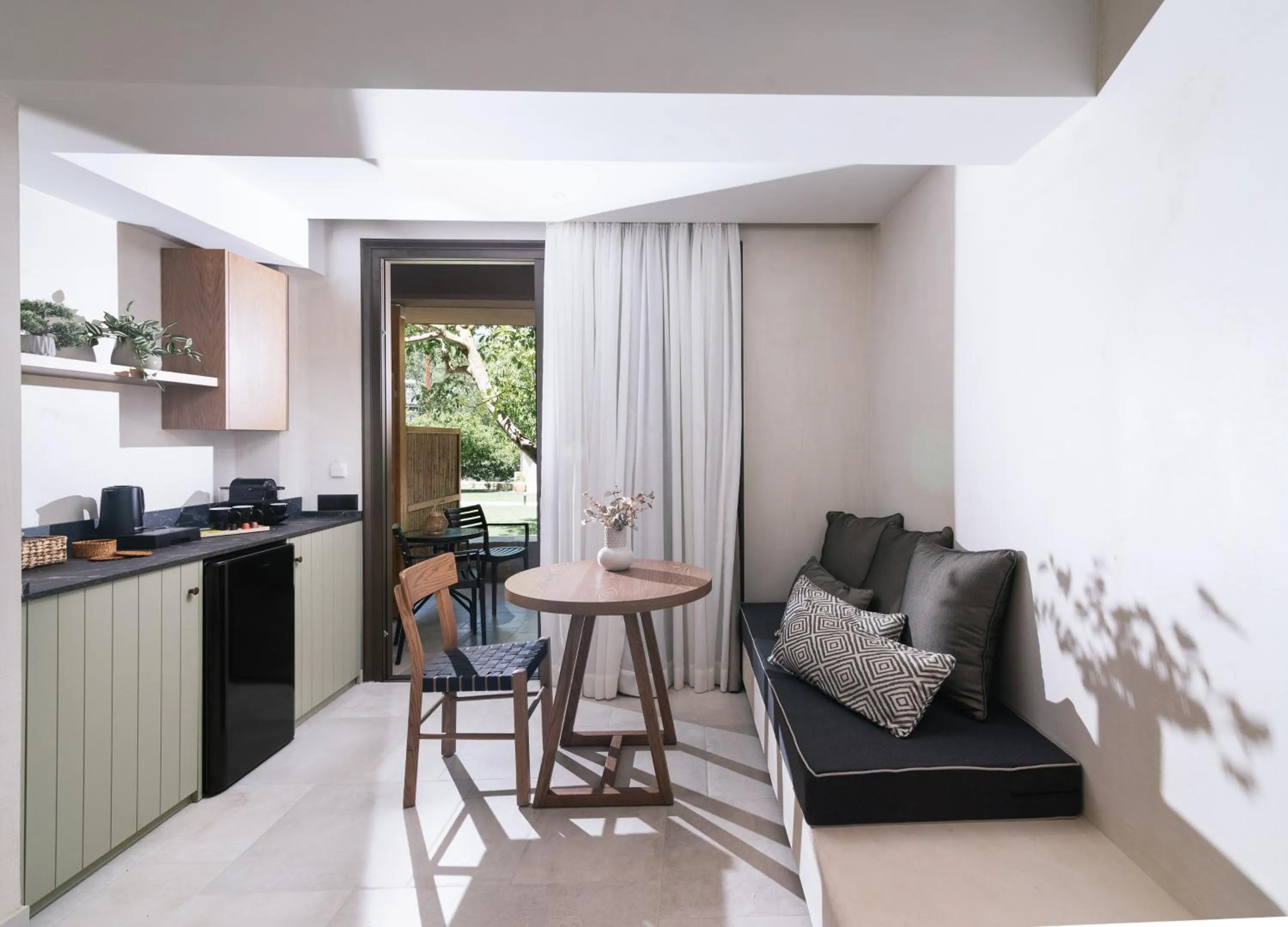 Seating area in Idi Hotel