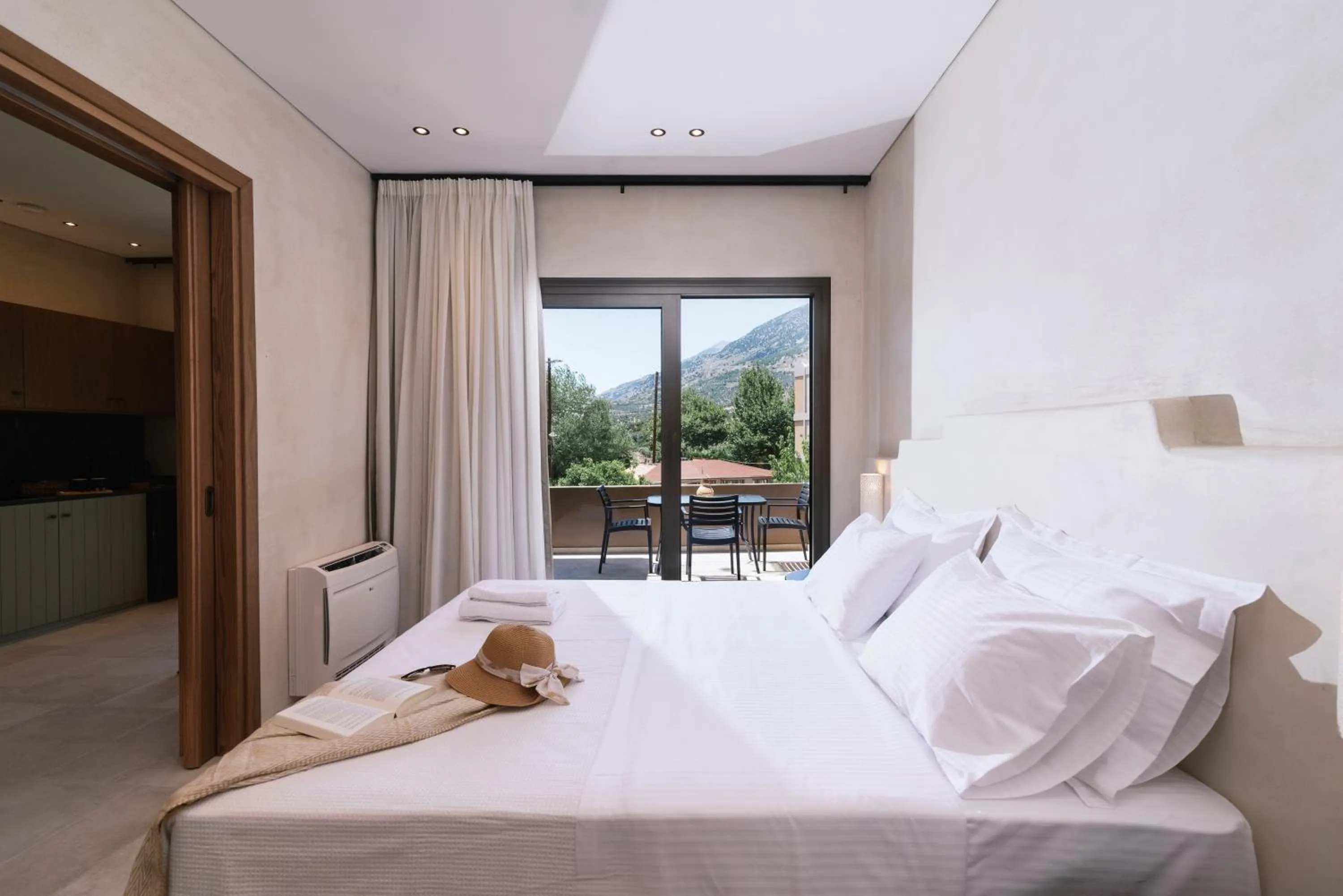 Bedroom, Bed in Idi Hotel