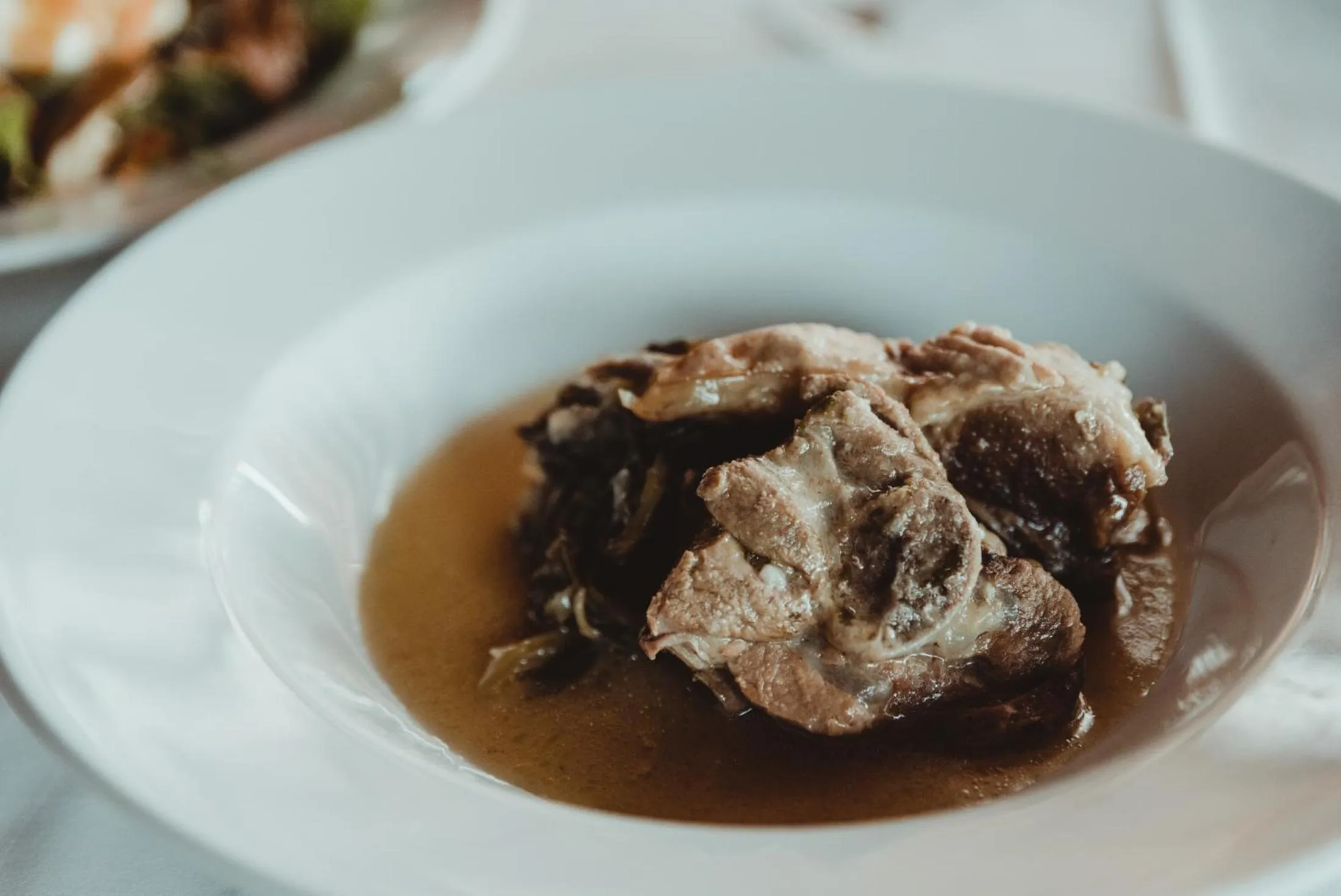 Food and drinks in Idi Hotel