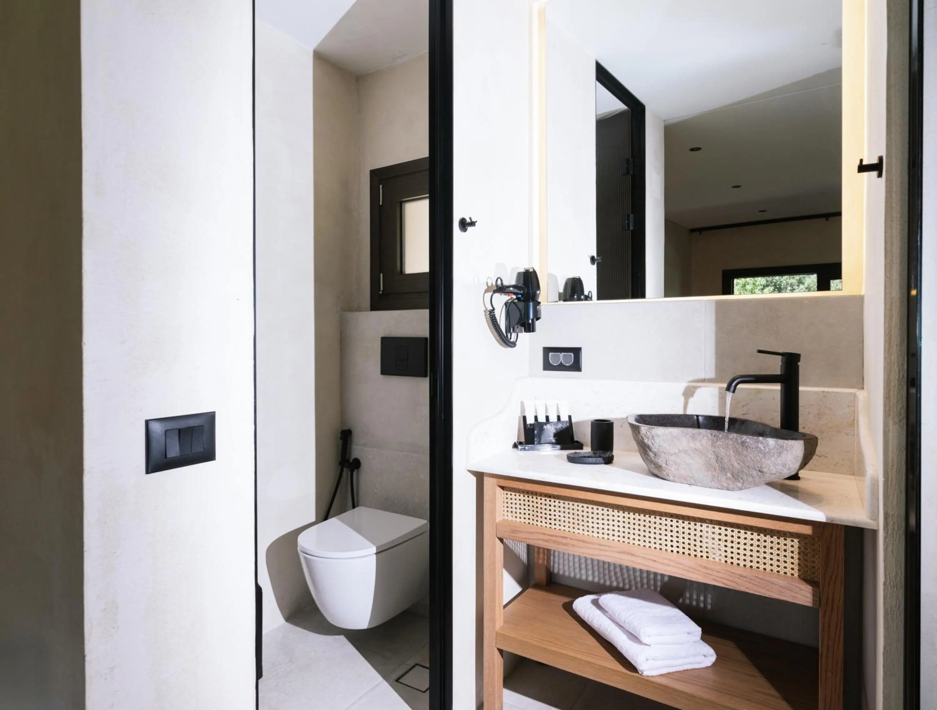 Bathroom in Idi Hotel