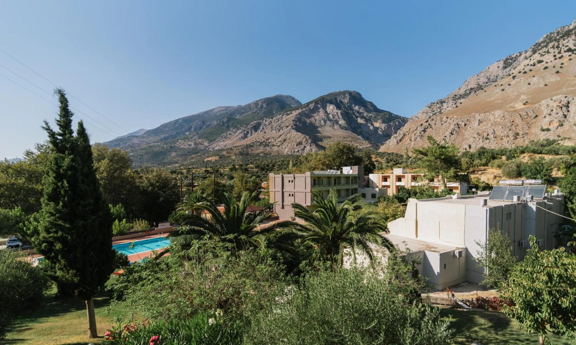 Property building in Idi Hotel