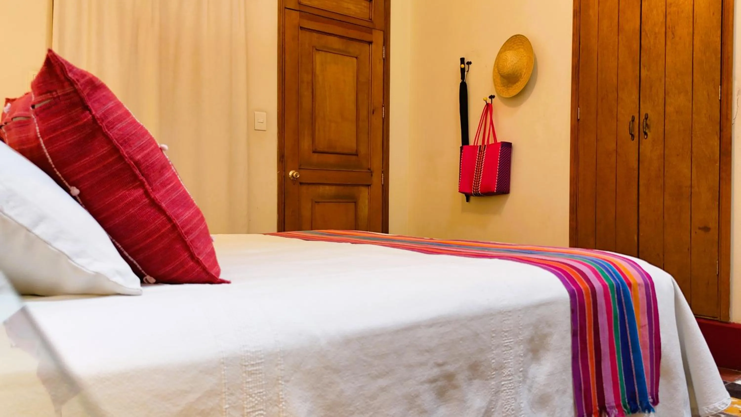 Bed in El Diablo y la Sandia B&B