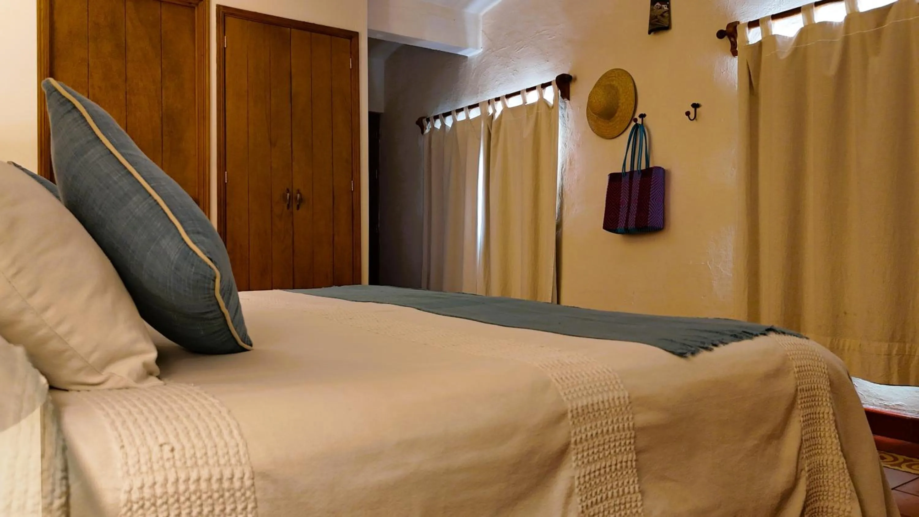 Bed in El Diablo y la Sandia B&B