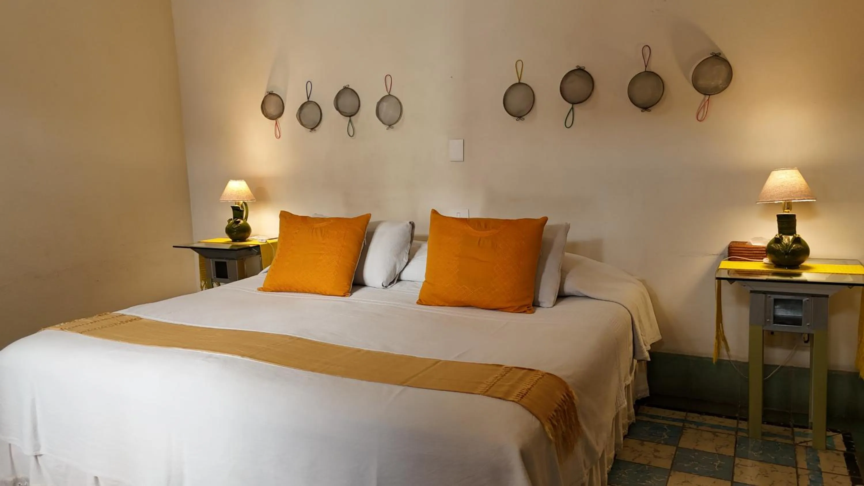 Bed in El Diablo y la Sandia B&B