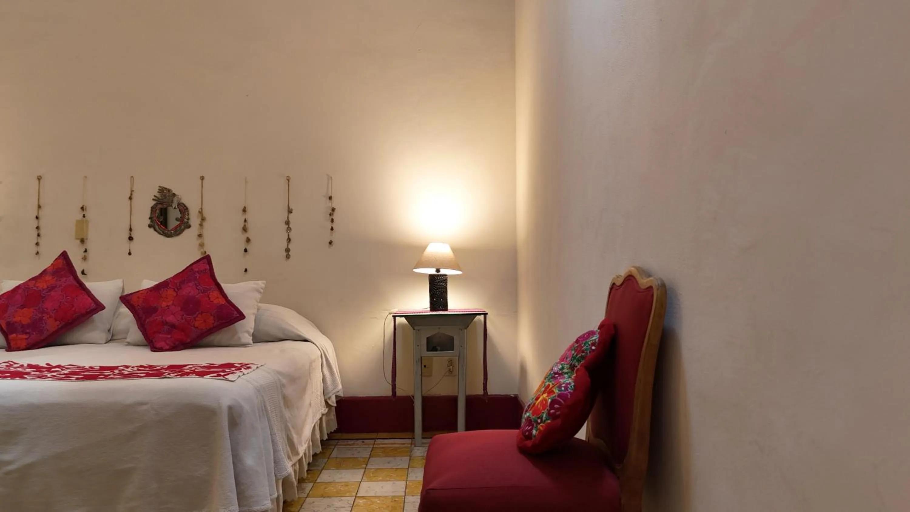 Bed in El Diablo y la Sandia B&B