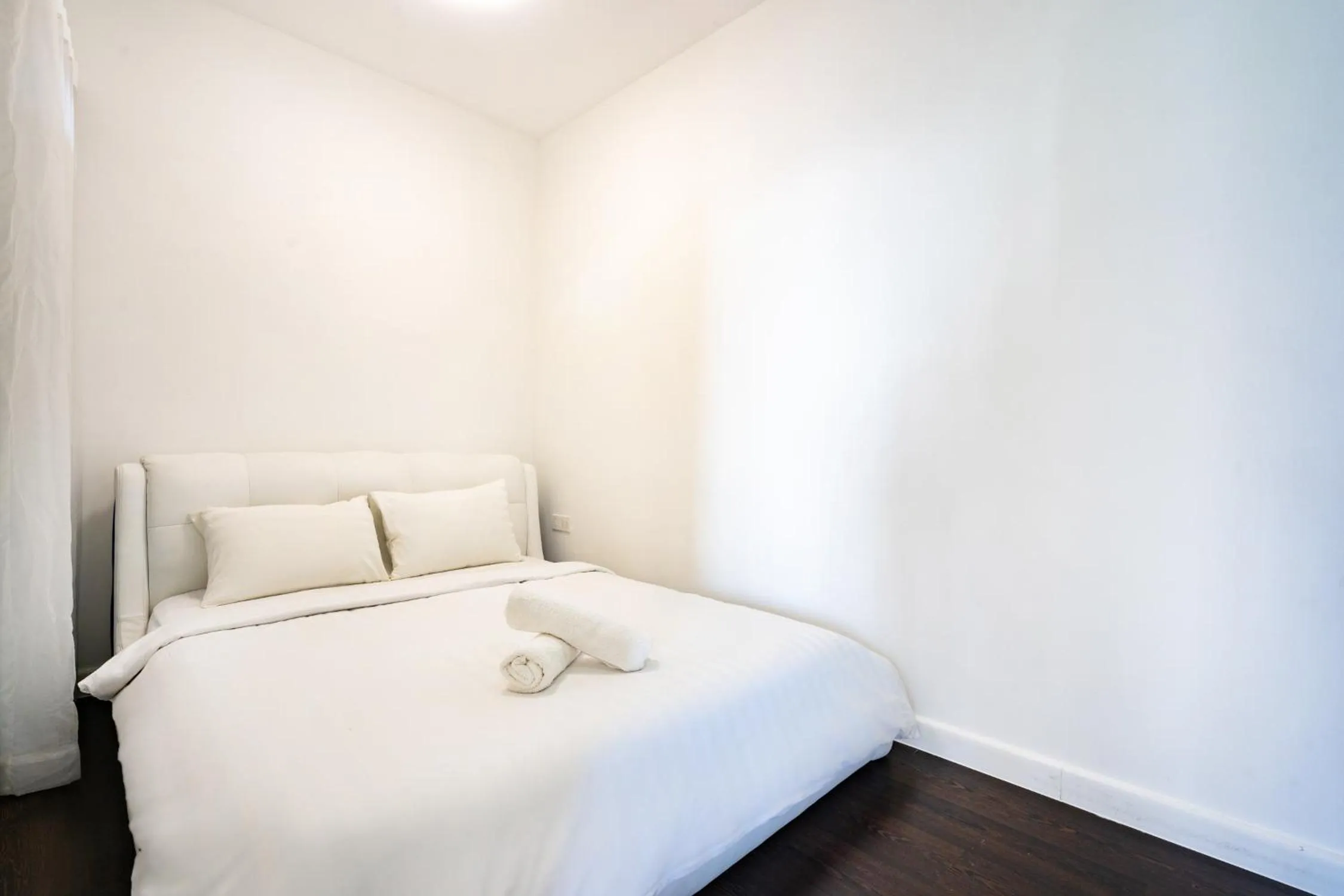 Bed in TeeUp Home - Infinity Pool Signature