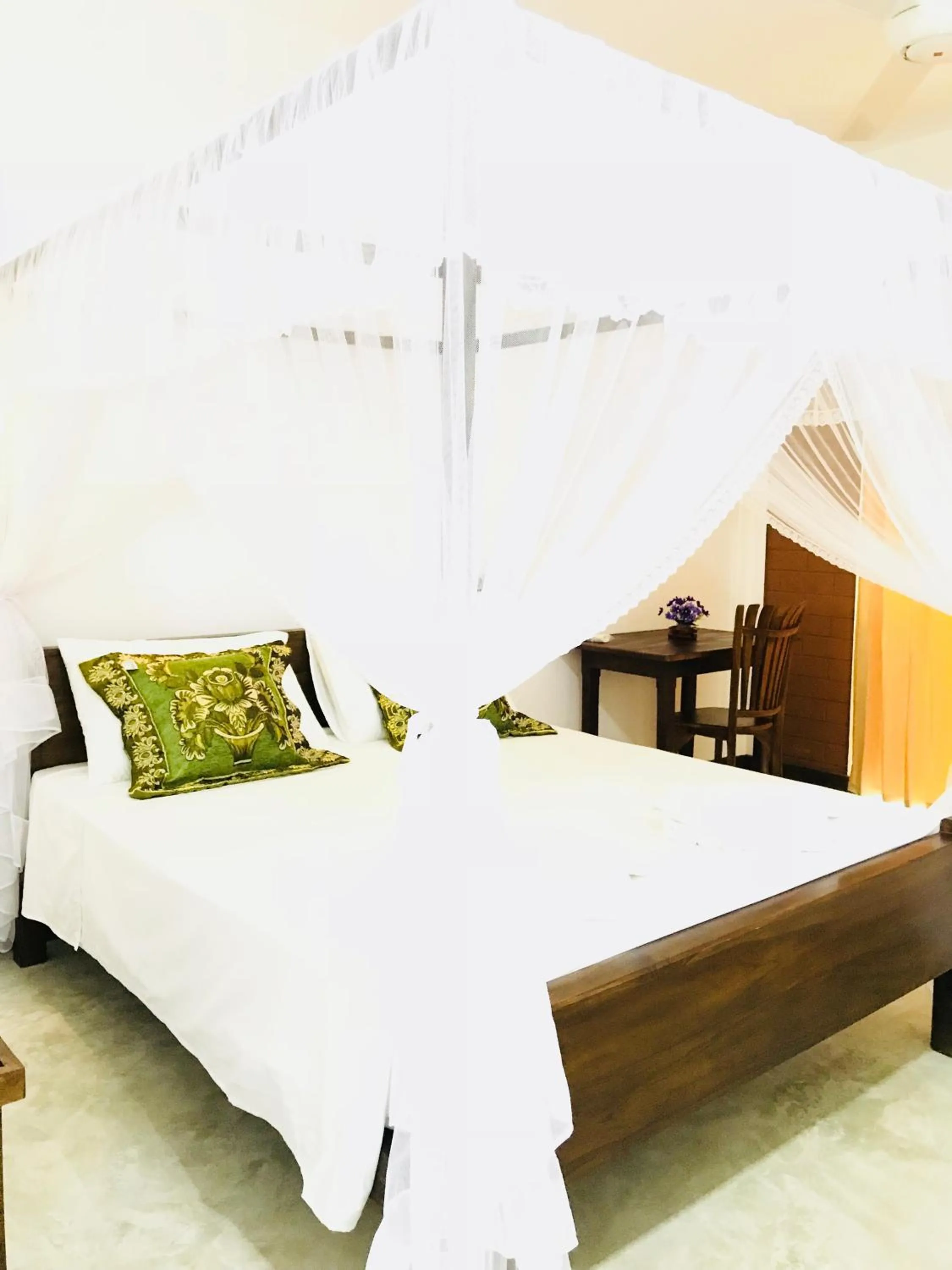 Bedroom, Bed in Sigiriya Rock Hide