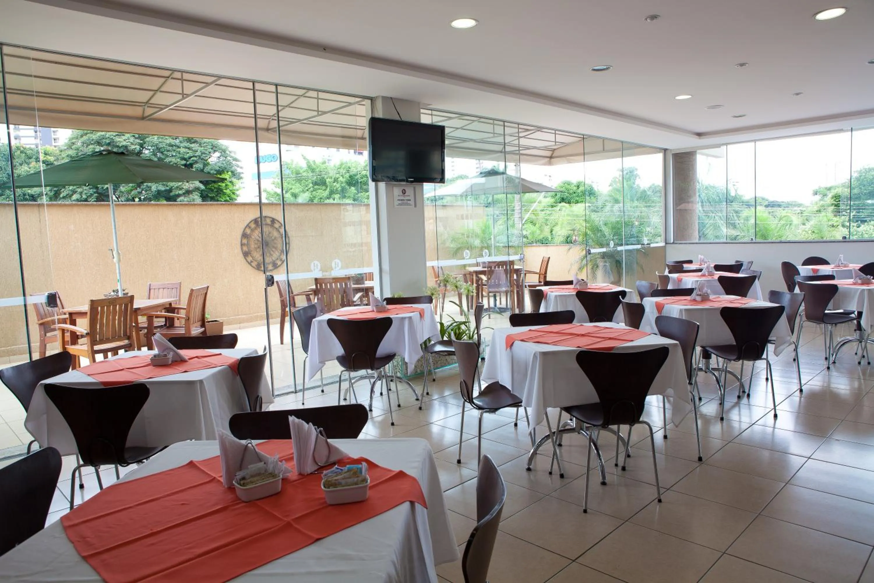 Restaurant/places to eat in Hotel Maione