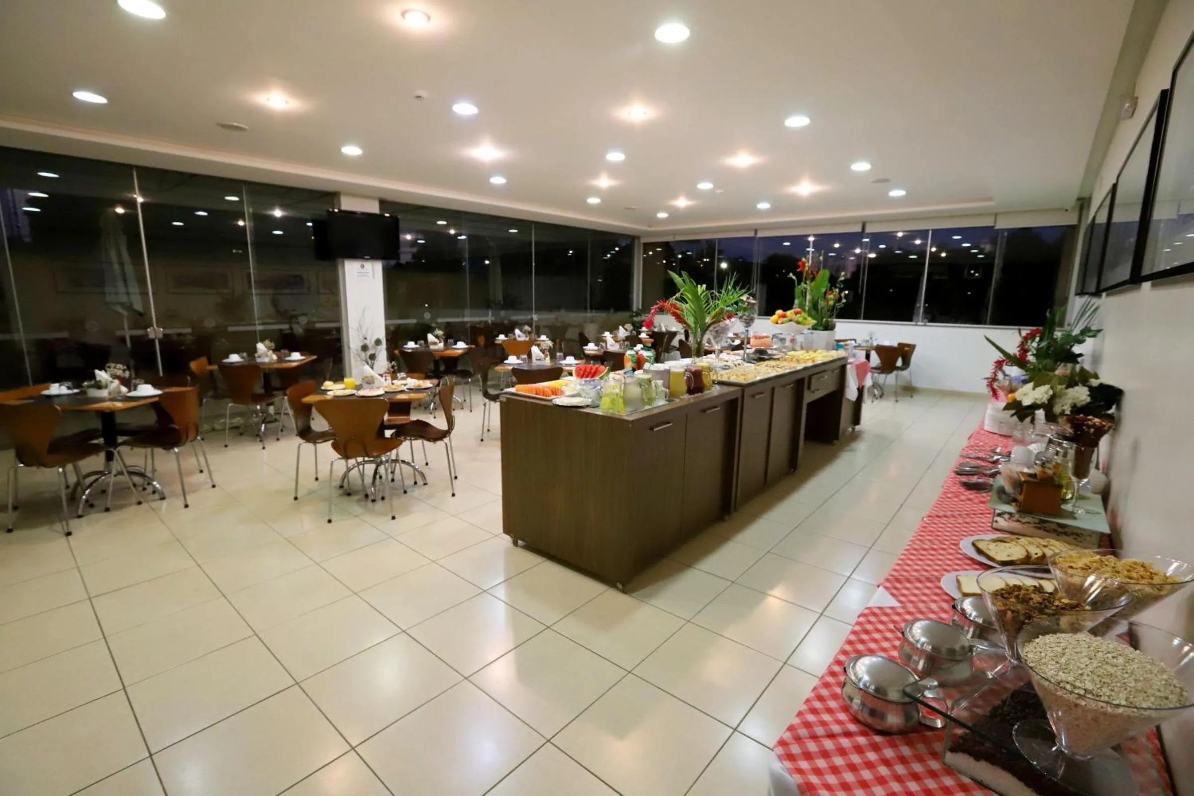 Restaurant/places to eat in Hotel Maione