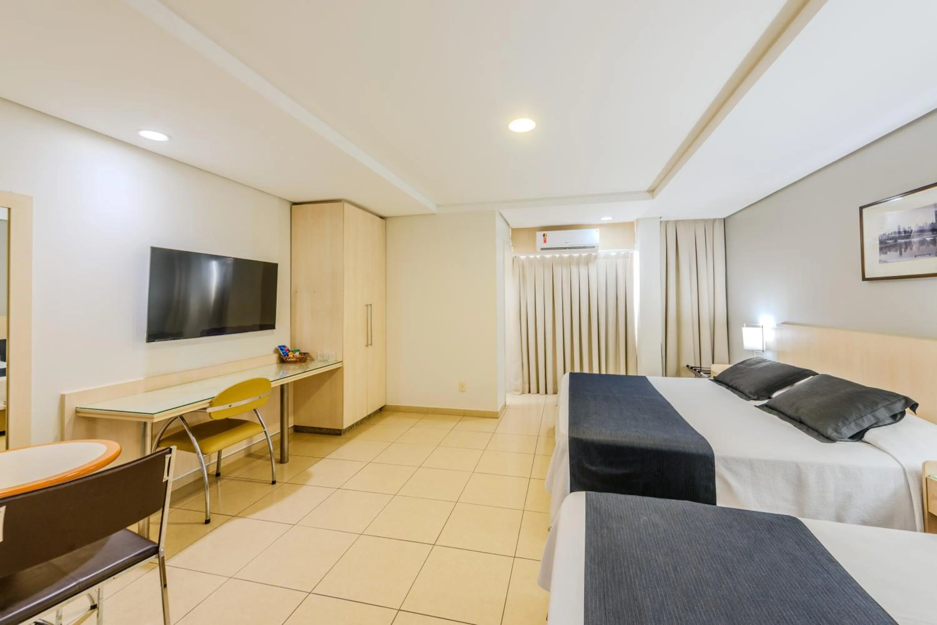 Bedroom, Bed in Hotel Maione