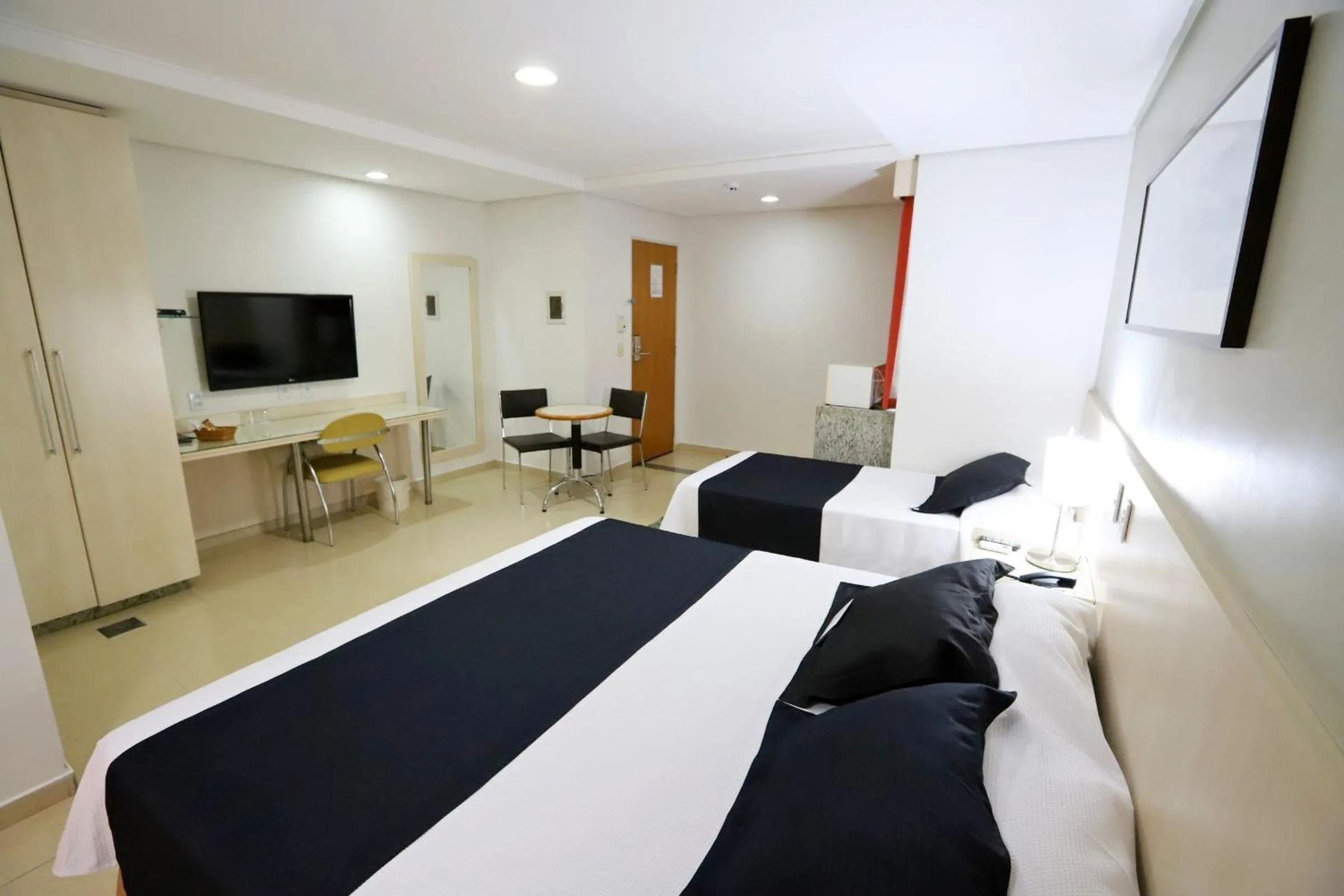 TV and multimedia, Bed in Hotel Maione