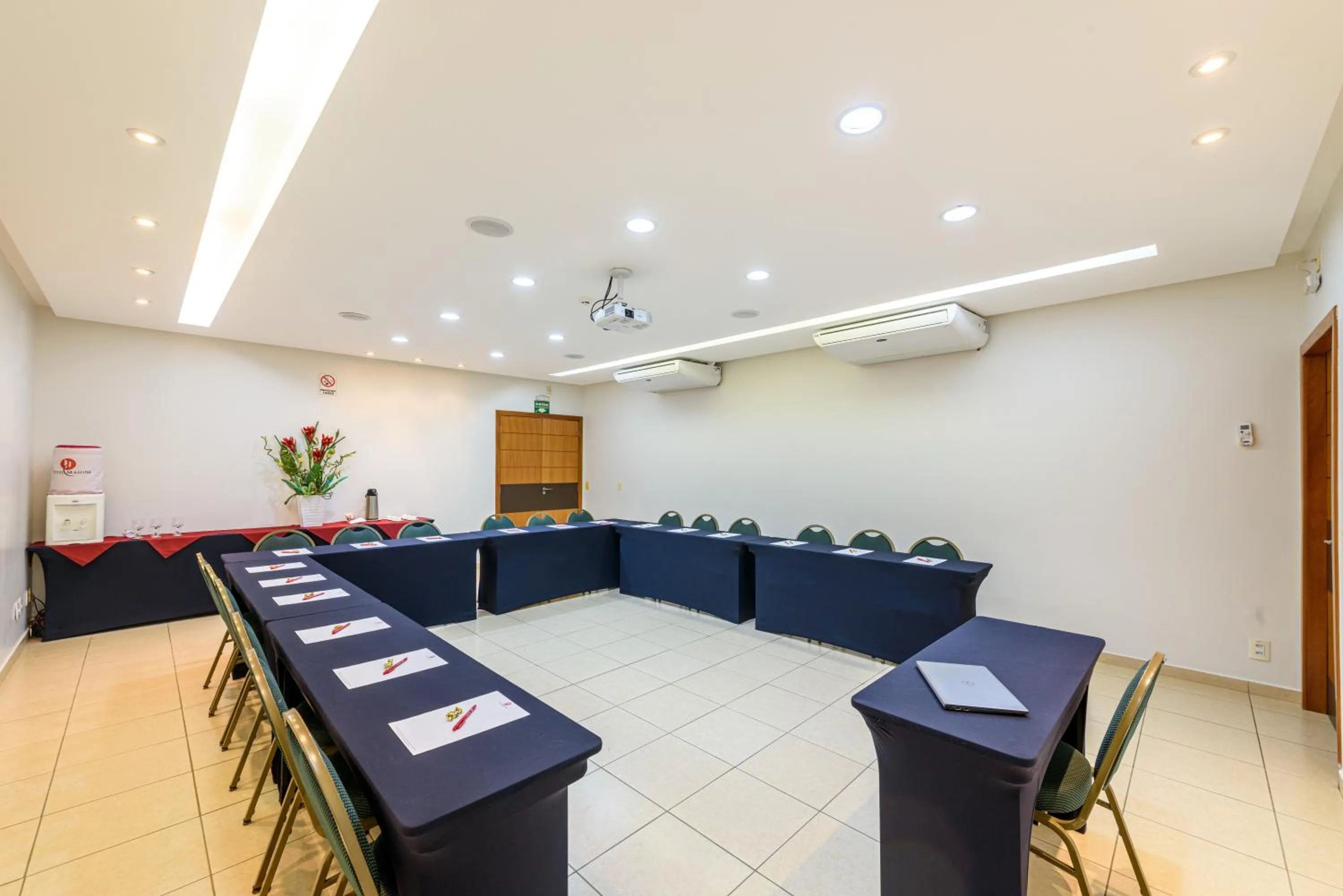 Meeting/conference room in Hotel Maione