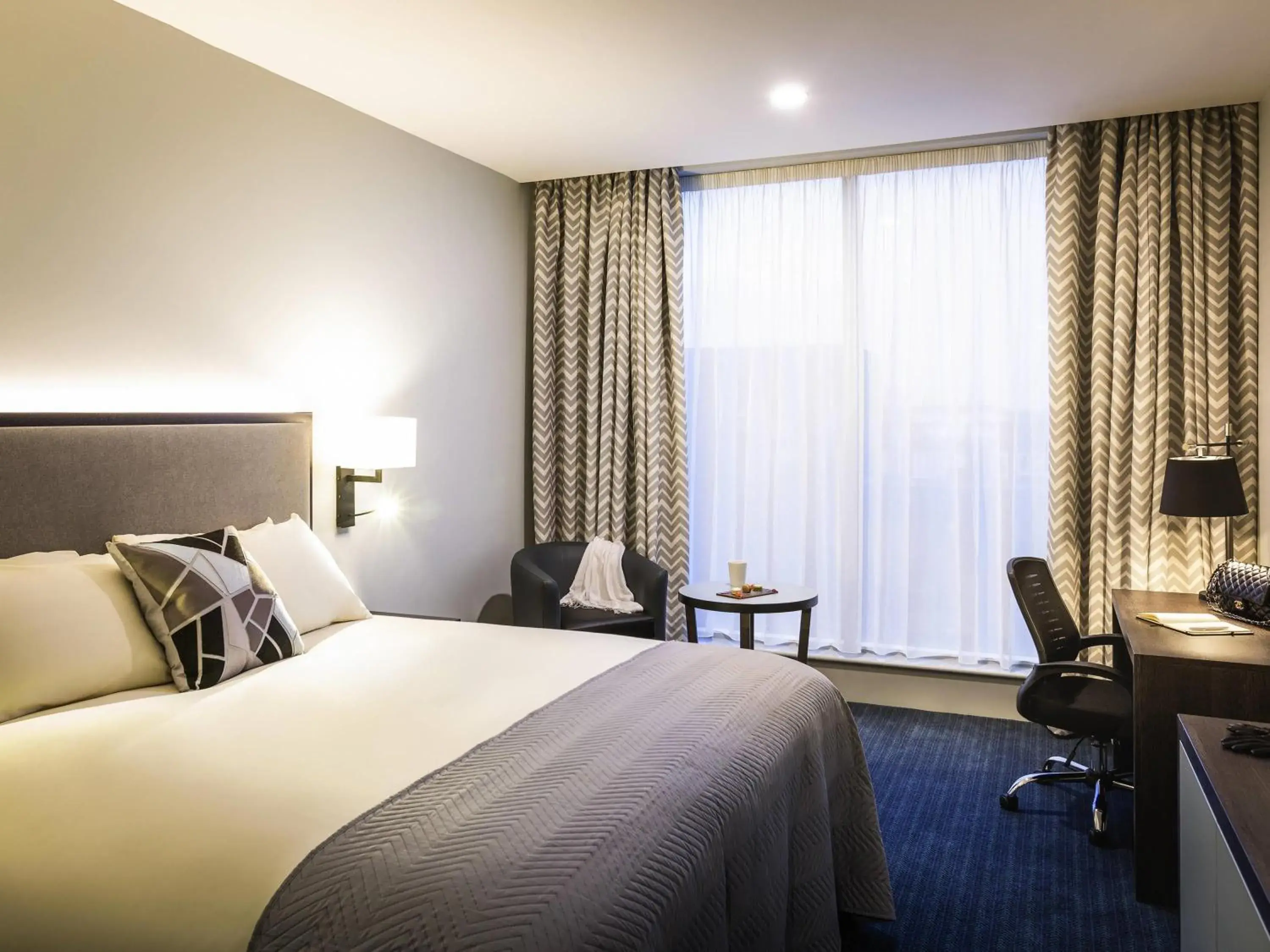 Superior King Room in Mercure Bridgwater Superior King Room in Mercure Bridgwater