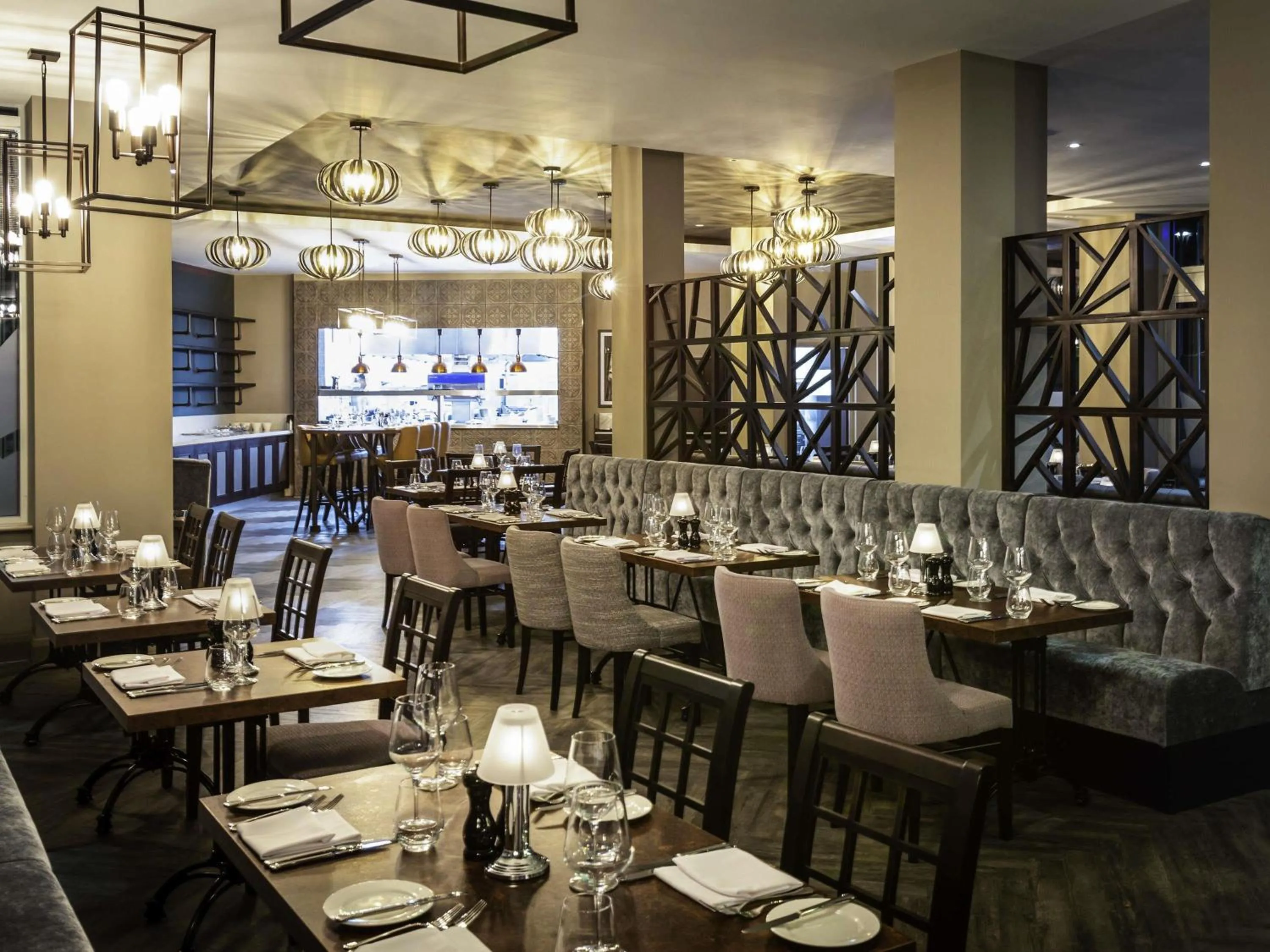 Restaurant/places to eat in Mercure Bridgwater