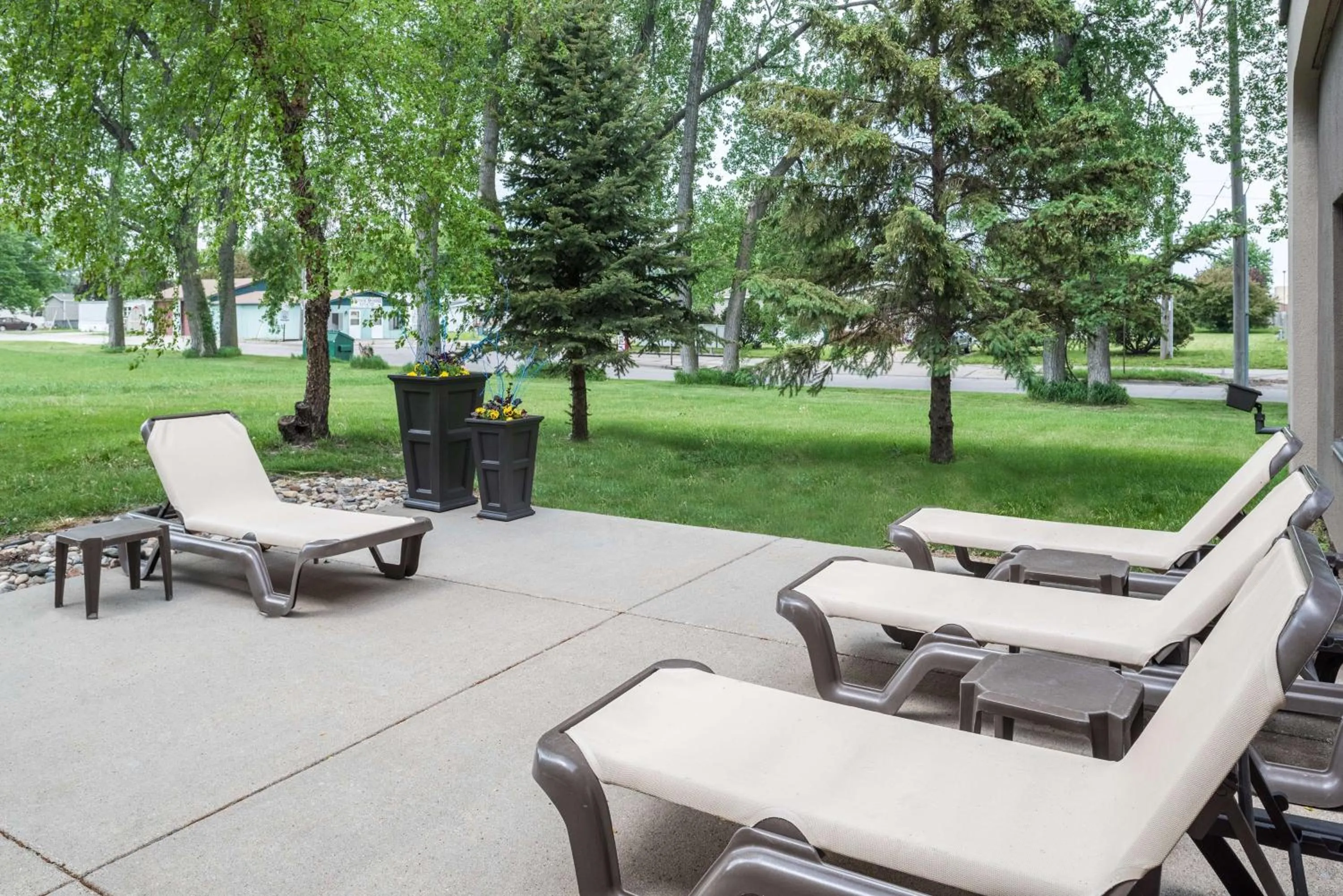 Pool view in Hampton Inn North Sioux City