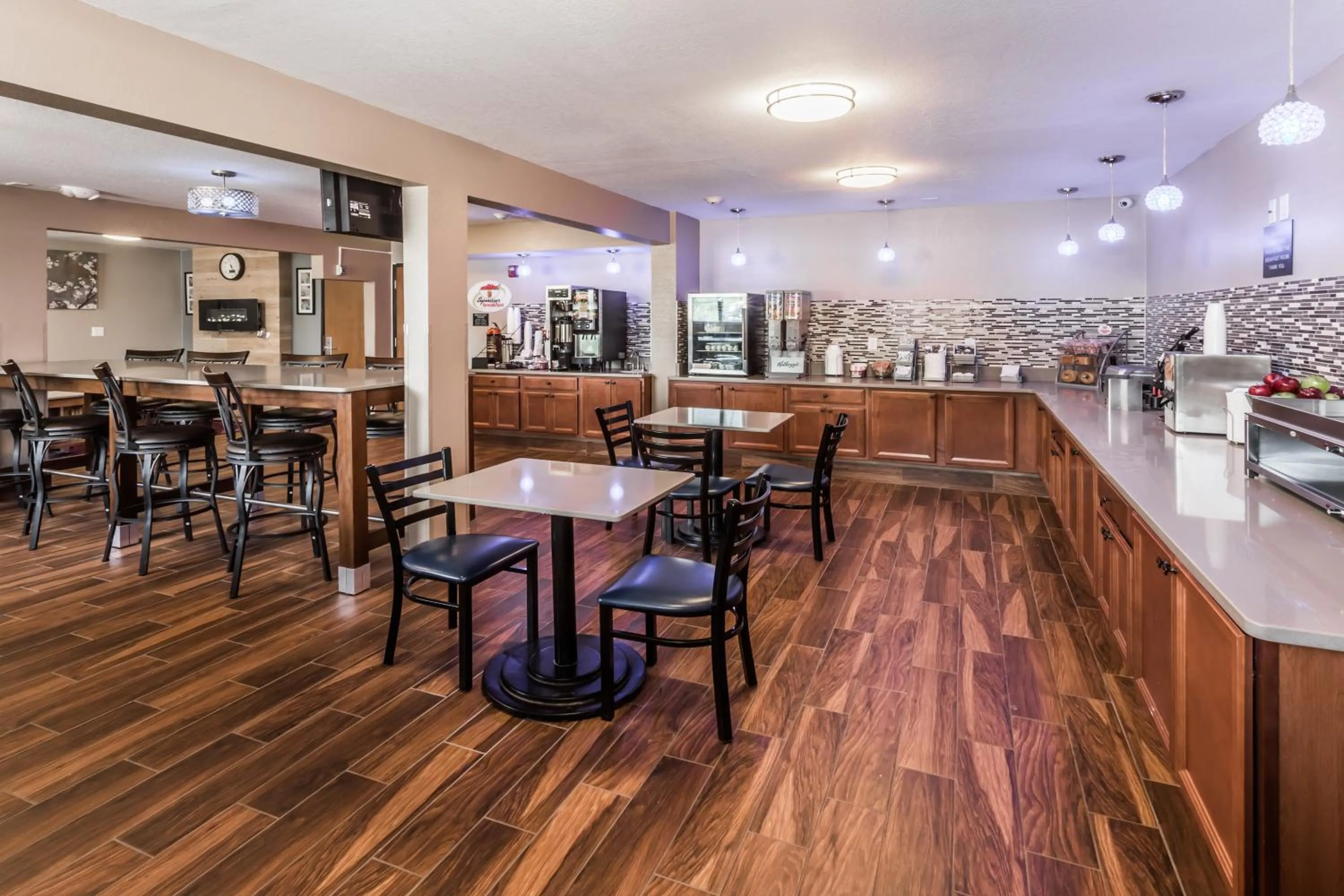 Breakfast in Super 8 by Wyndham Iowa City/Coralville