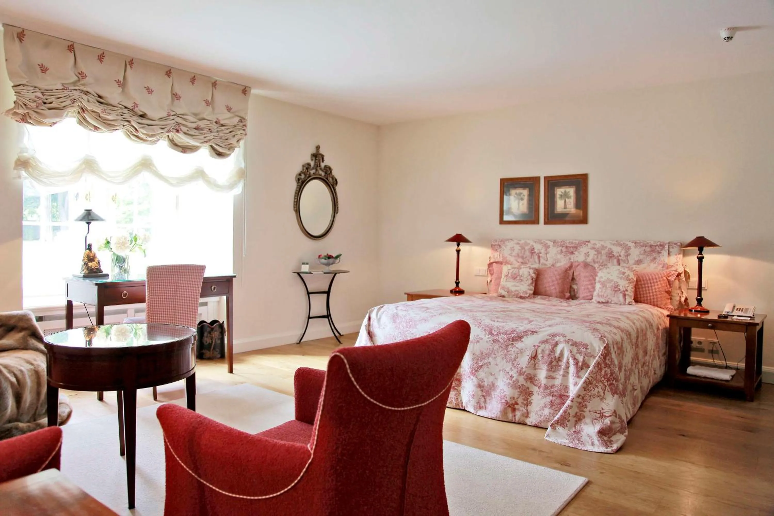 Bedroom, Bed in Schlosshotel Münchhausen