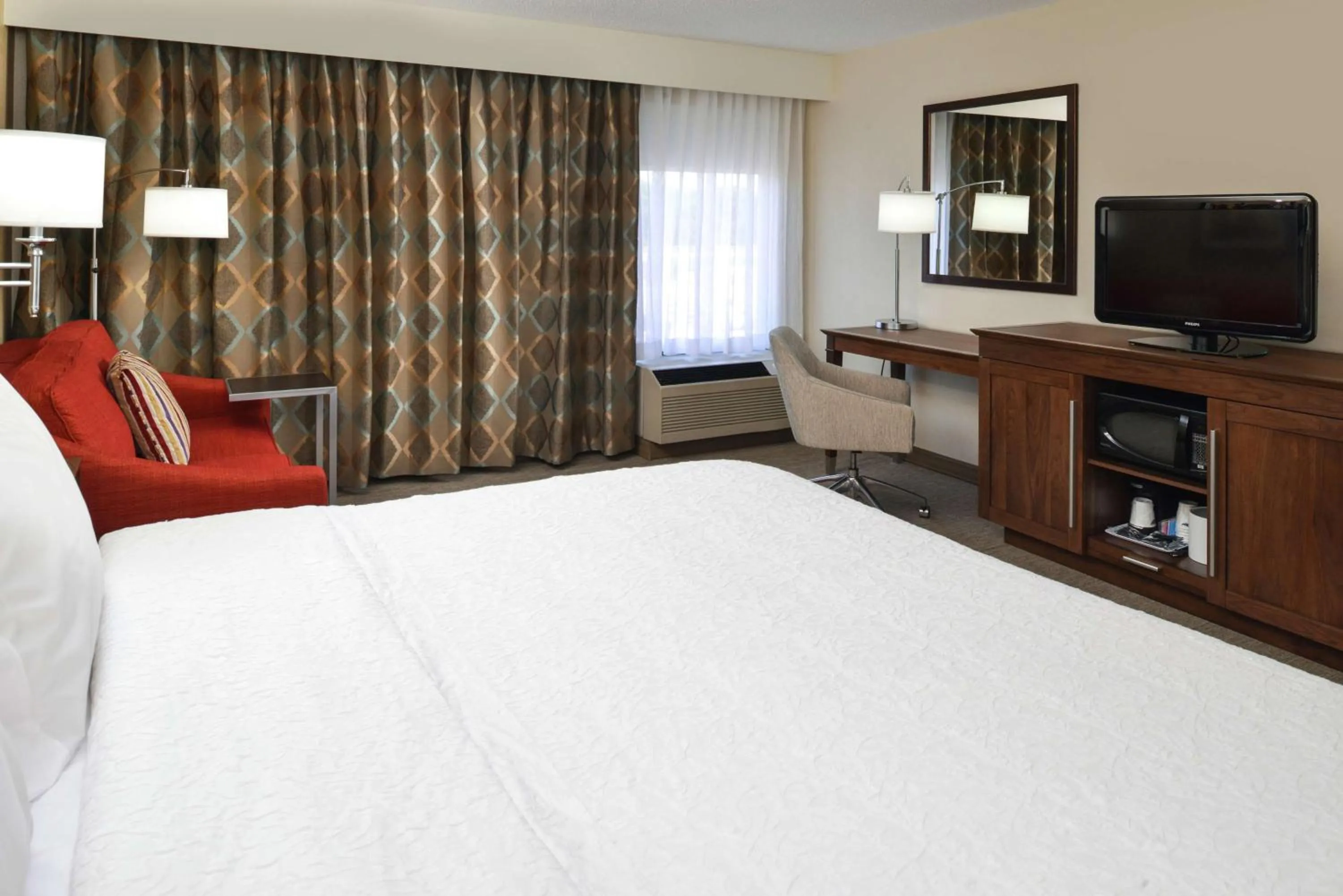 Bedroom, Bed in Hampton Inn Carbondale