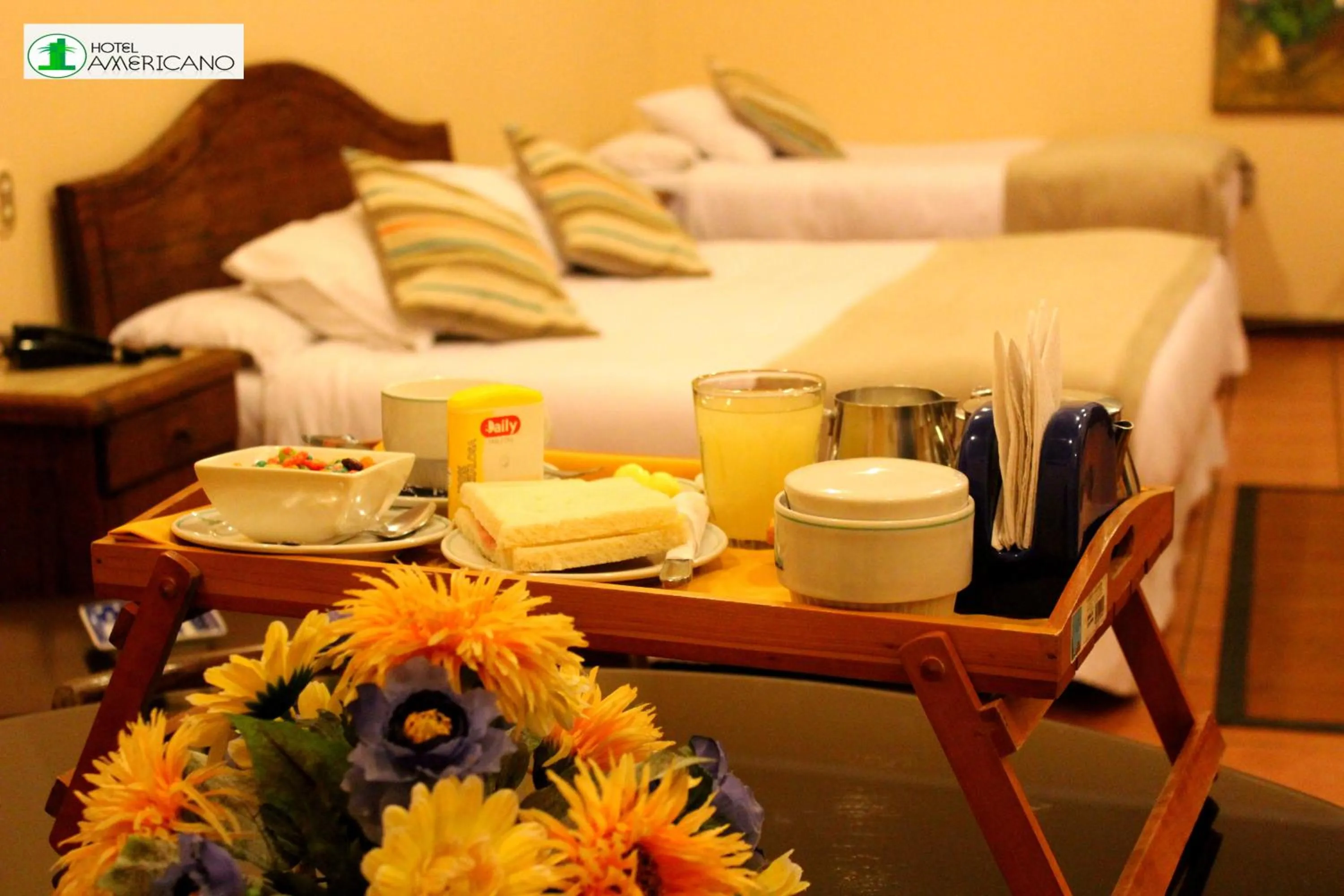 Breakfast, Bed in Hotel Americano