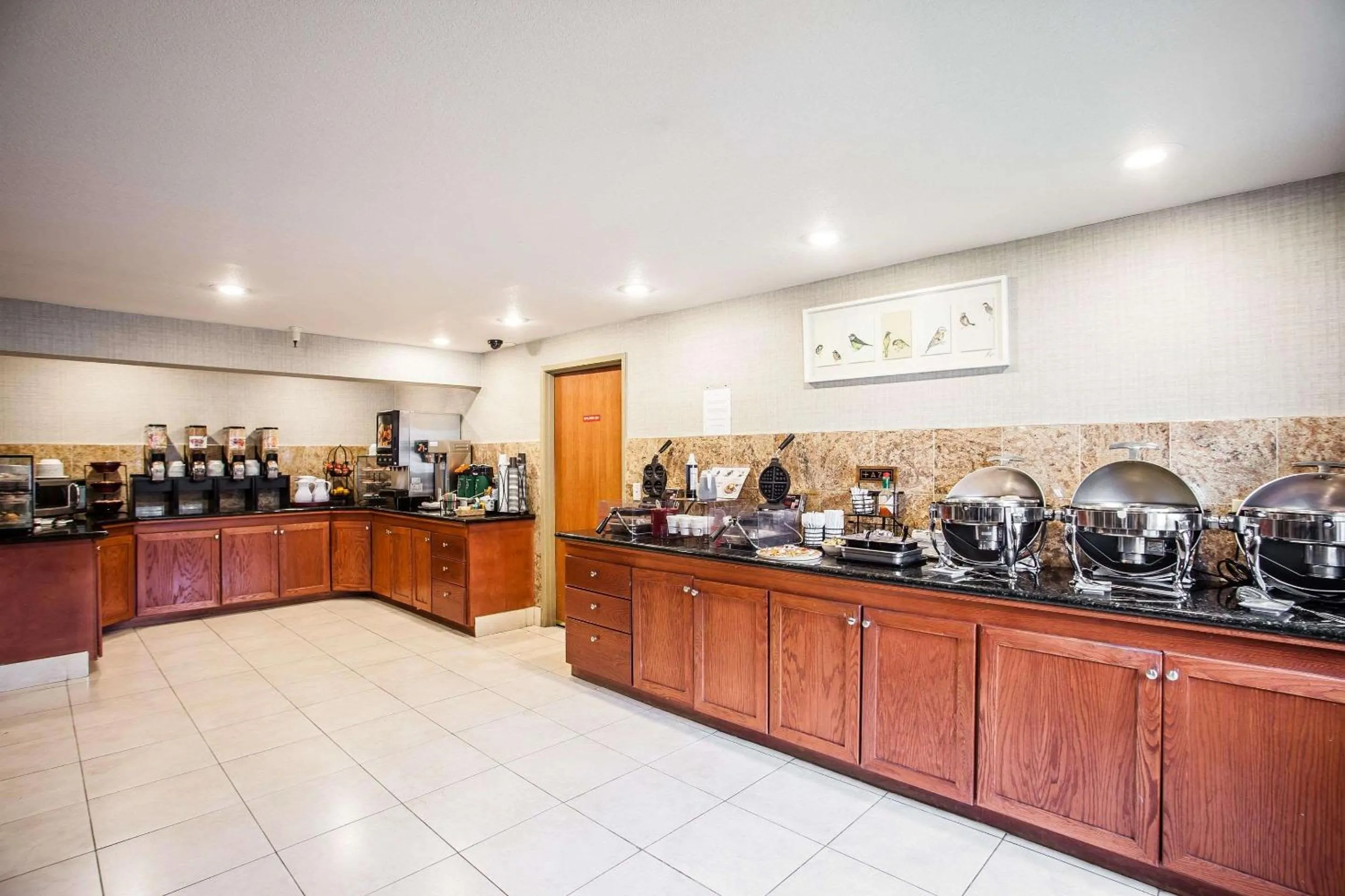 Coffee/tea facilities in Clarion Inn Renton-Seattle