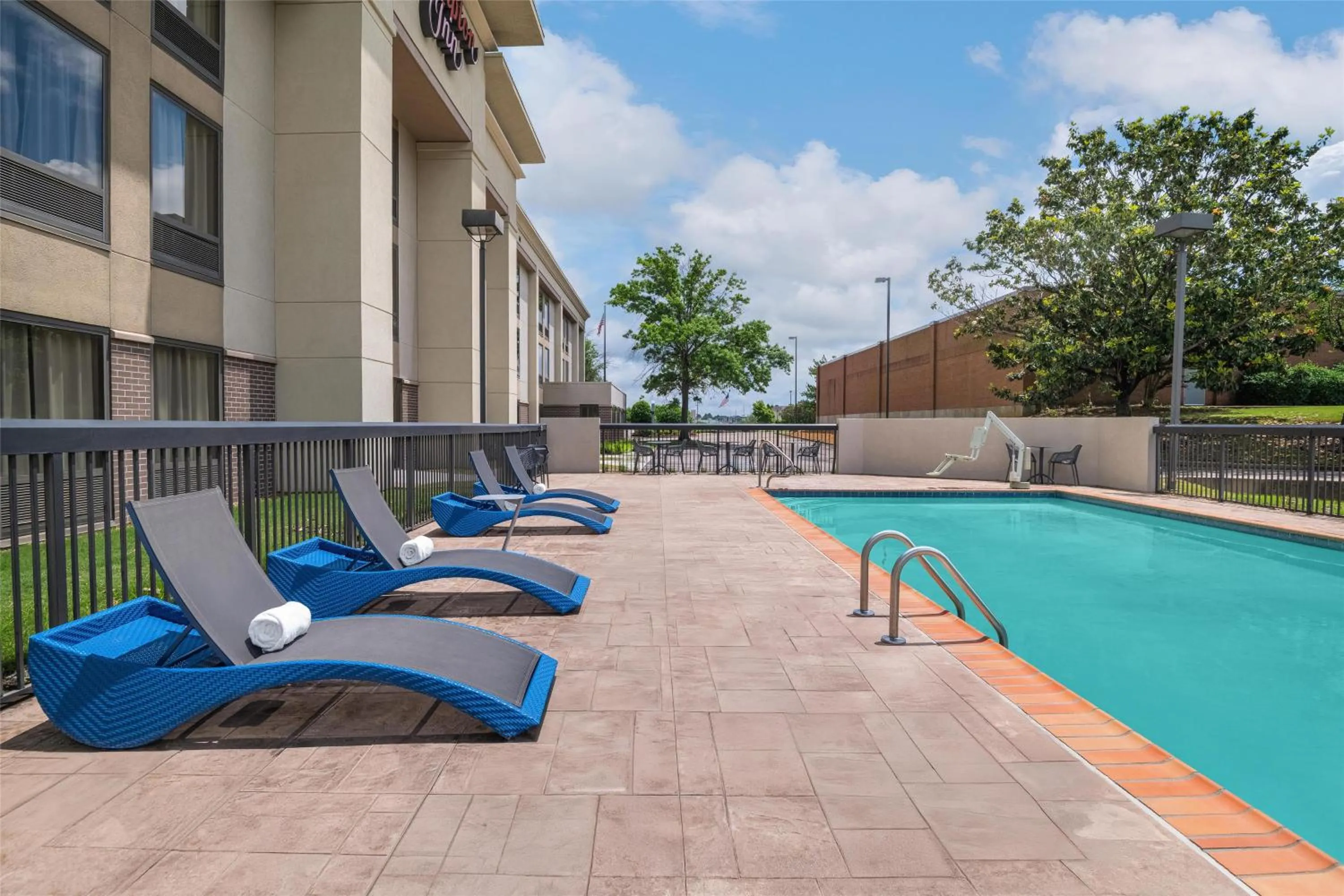 Pool view in Hampton Inn Memphis / Southaven