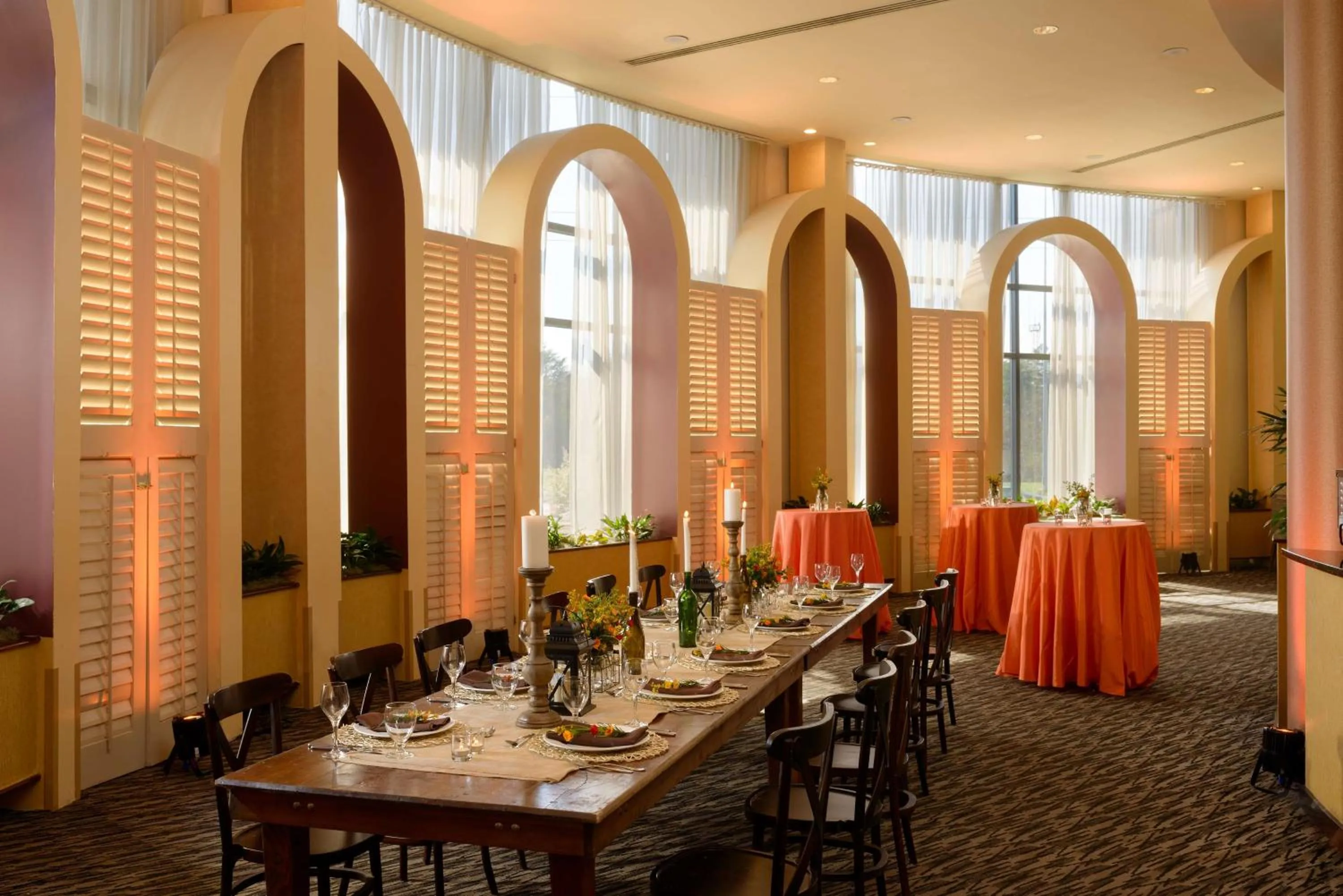 Restaurant/places to eat in Hilton Washington Dulles Airport