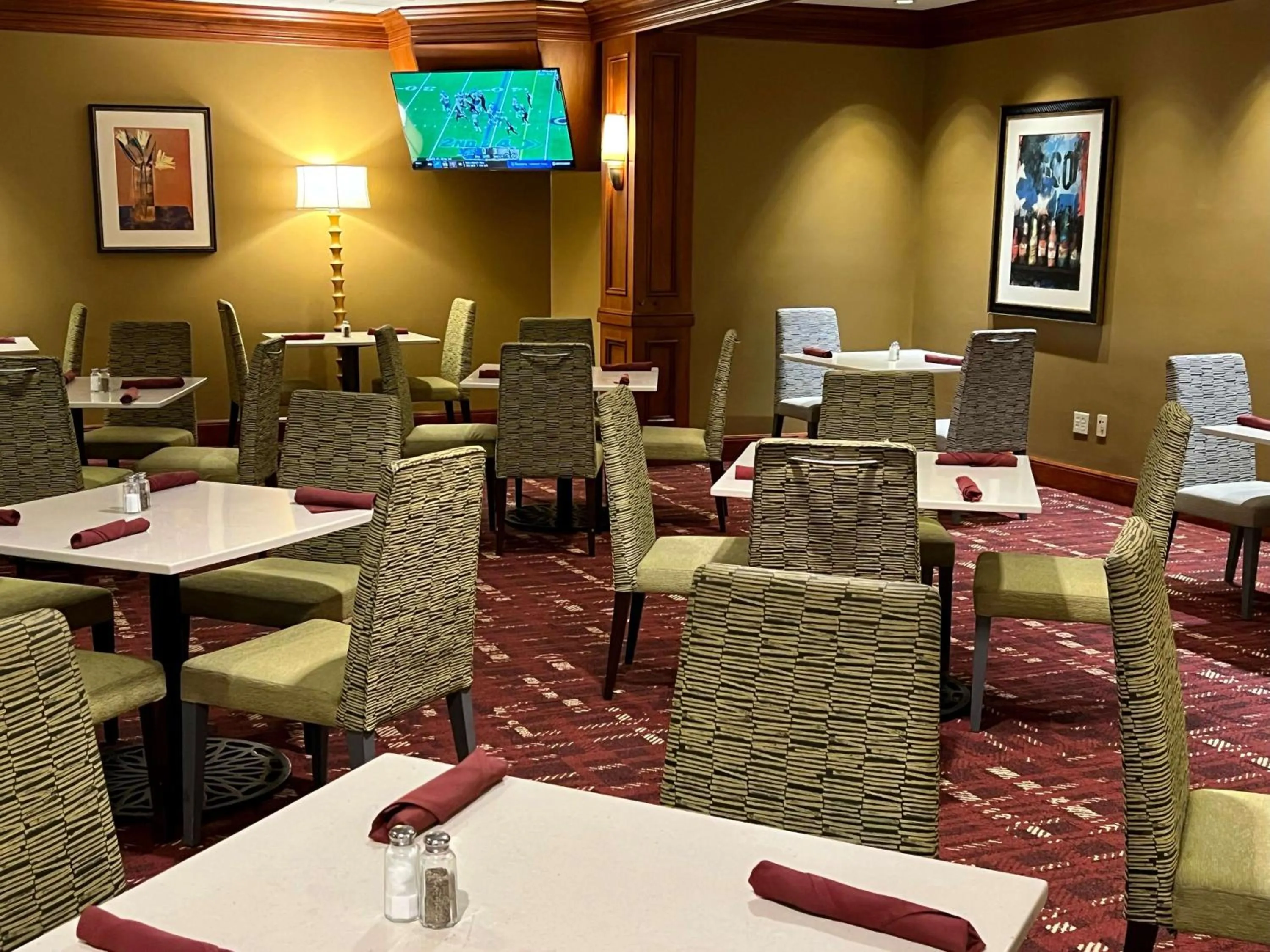 Restaurant/places to eat in Hilton Washington Dulles Airport
