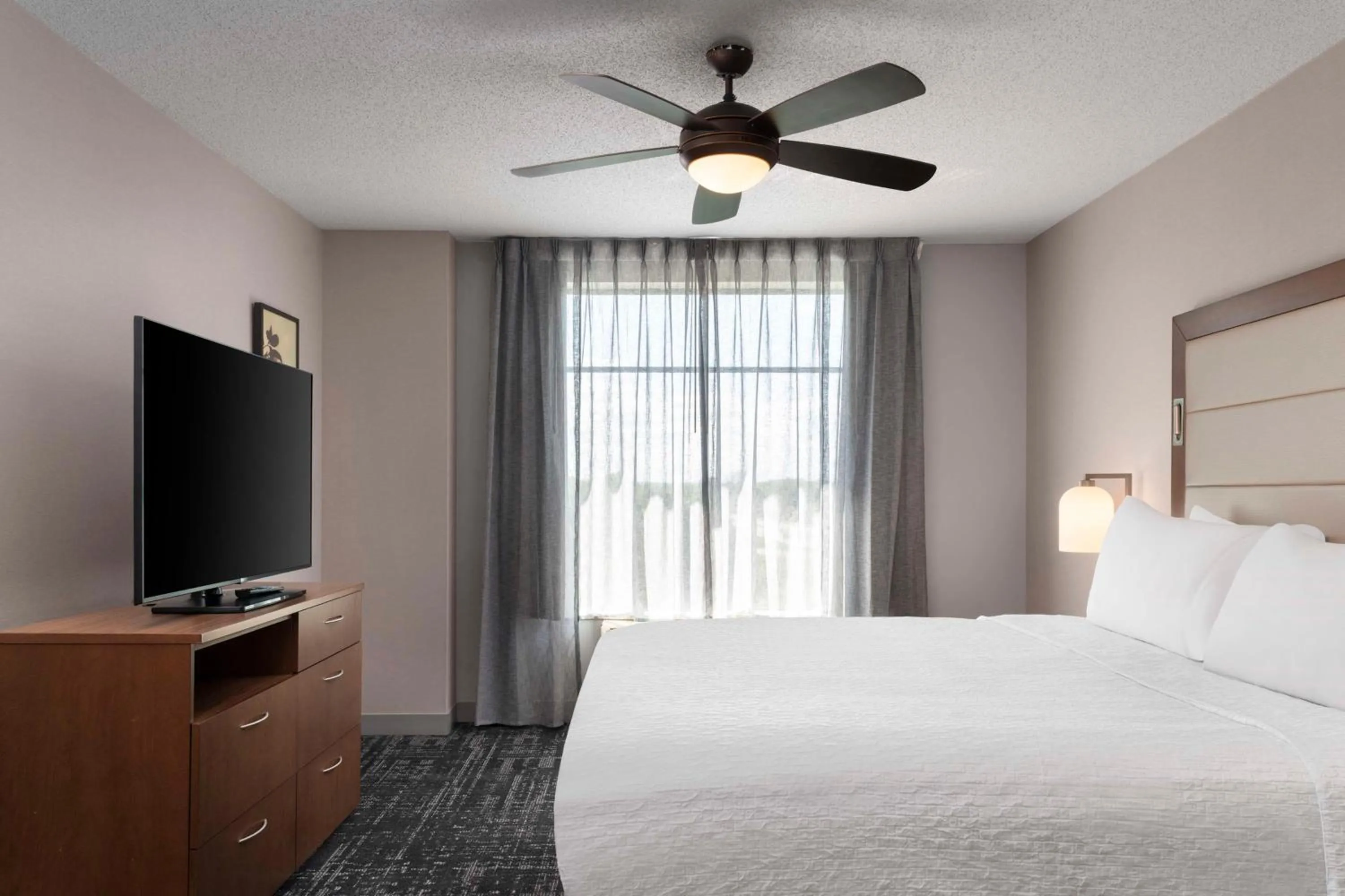 Bed in Homewood Suites by Hilton Hartford South-Glastonbury