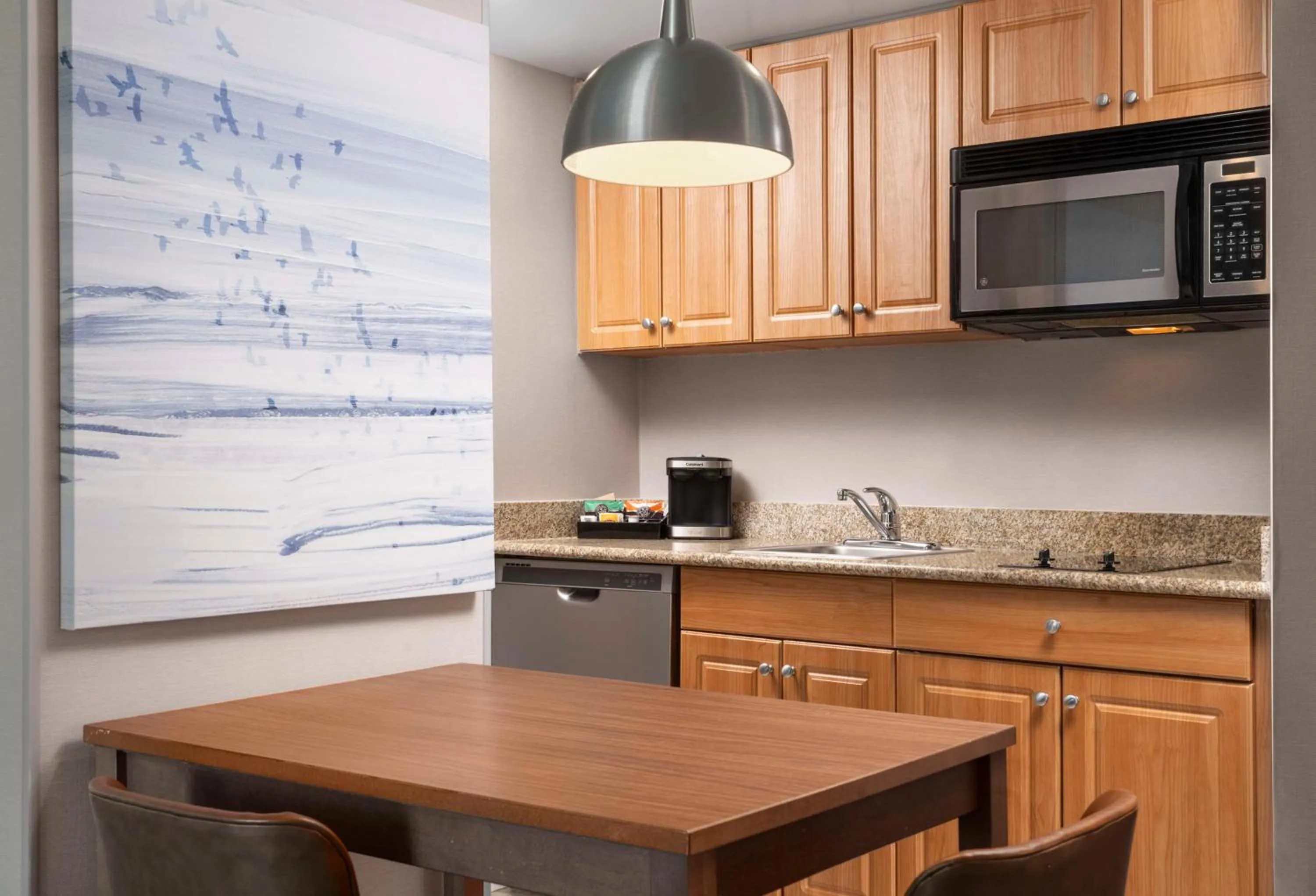 Kitchen or kitchenette in Homewood Suites by Hilton Hartford South-Glastonbury