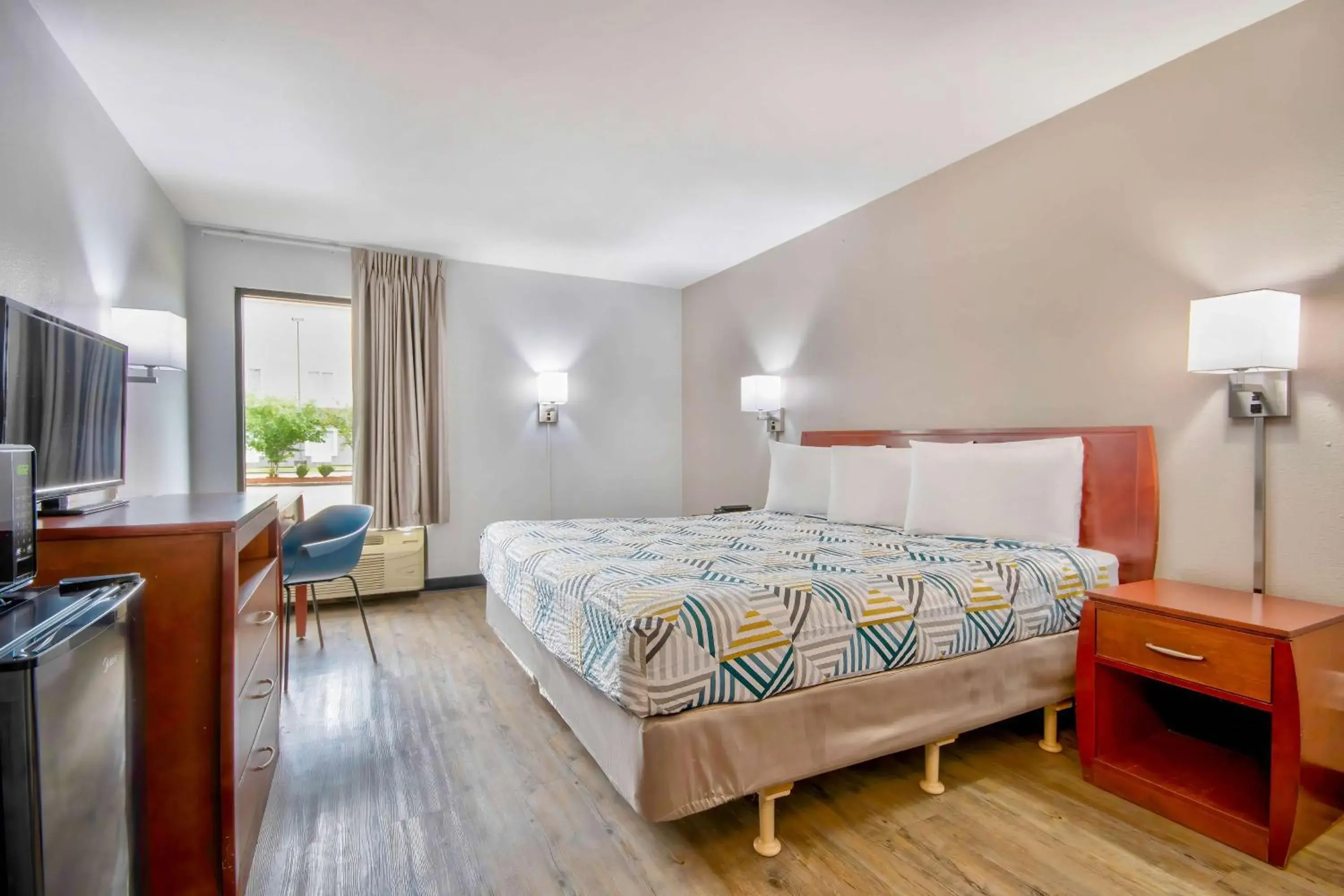 King Room - Disability Access - Non-Smoking in Motel 6-Abbeville, LA King Room - Disability Access - Non-Smoking in Motel 6-Abbeville, LA