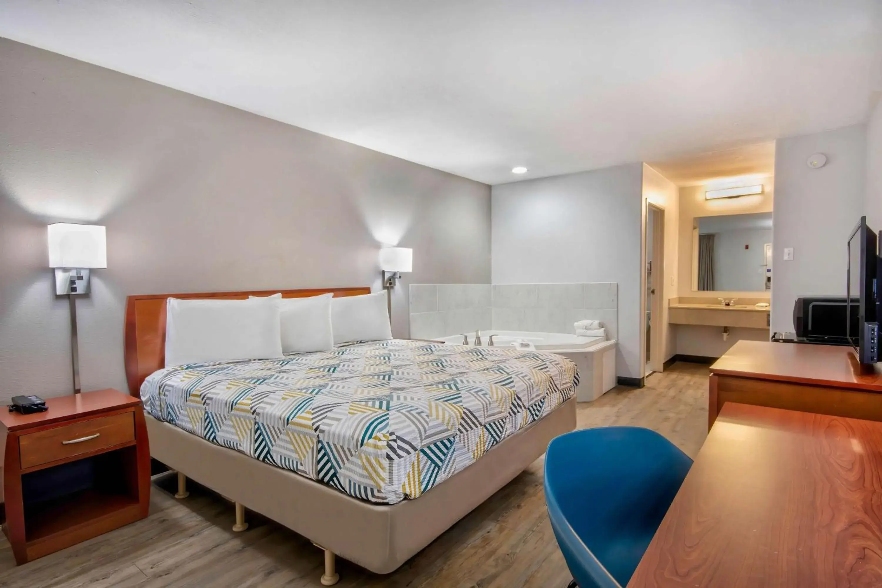 King Room with Spa Bath - Smoking in Motel 6-Abbeville, LA King Room with Spa Bath - Smoking in Motel 6-Abbeville, LA