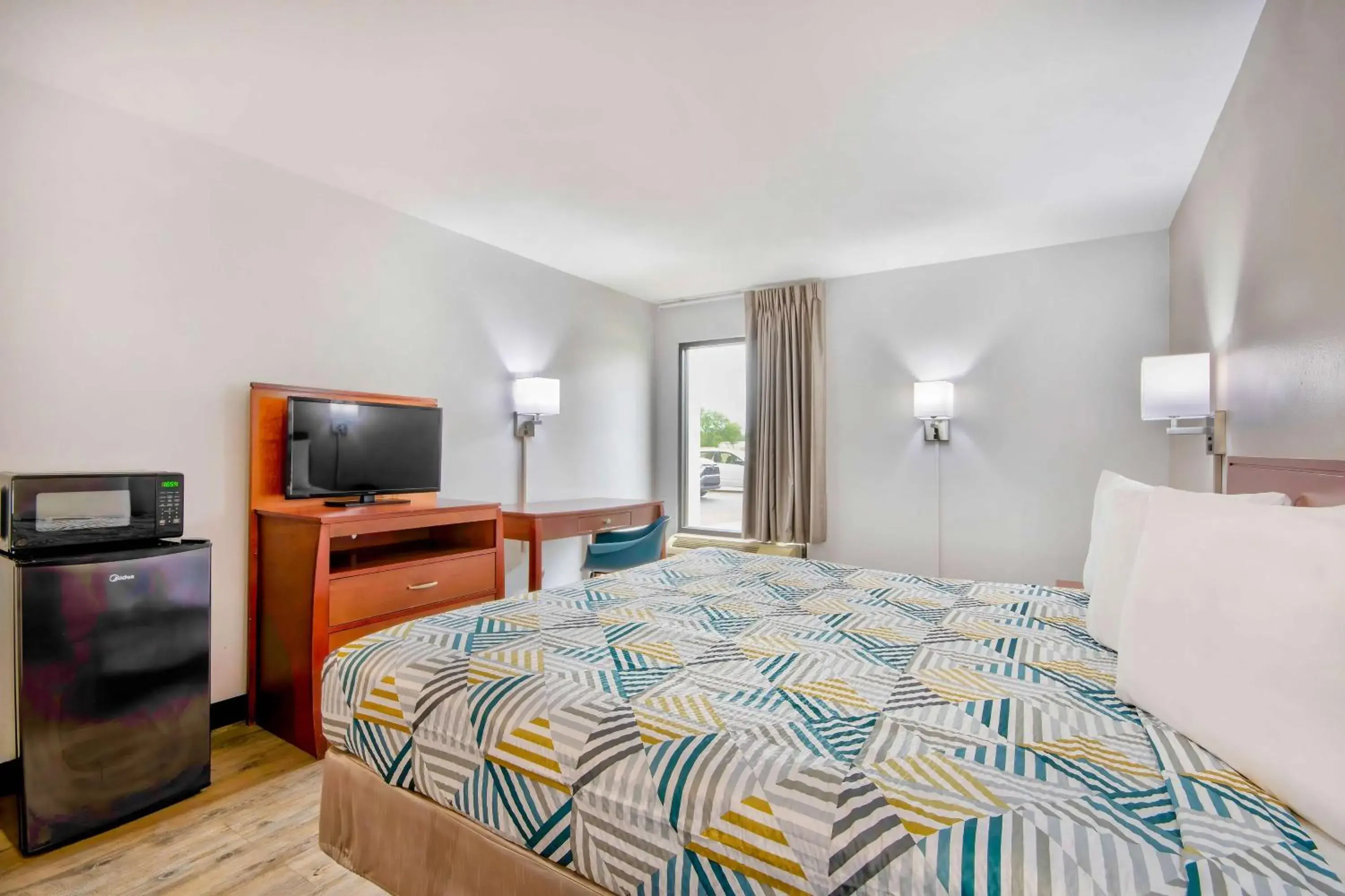 King Room - Disability Access - Smoking in Motel 6-Abbeville, LA King Room - Disability Access - Smoking in Motel 6-Abbeville, LA